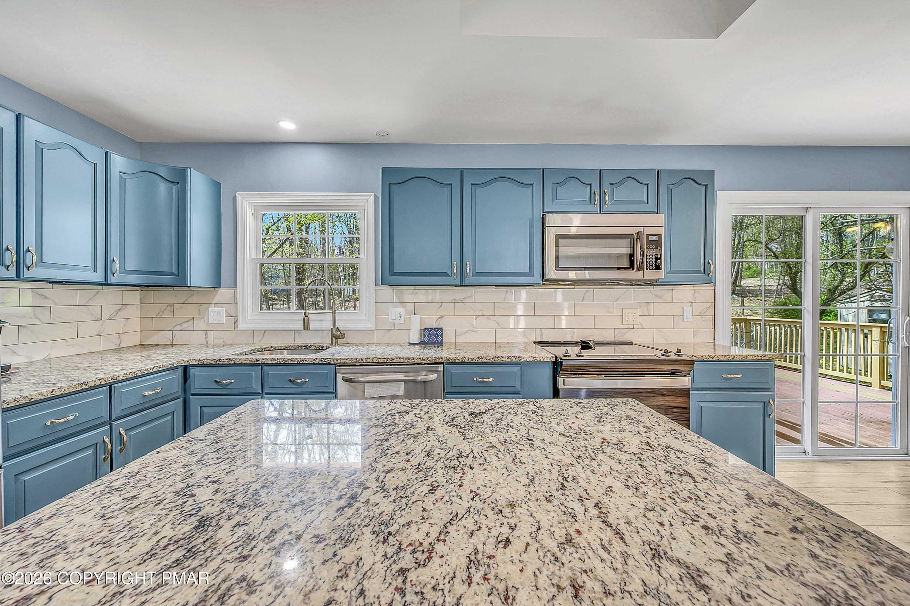 287 Lakeview Drive W Property Photo 13