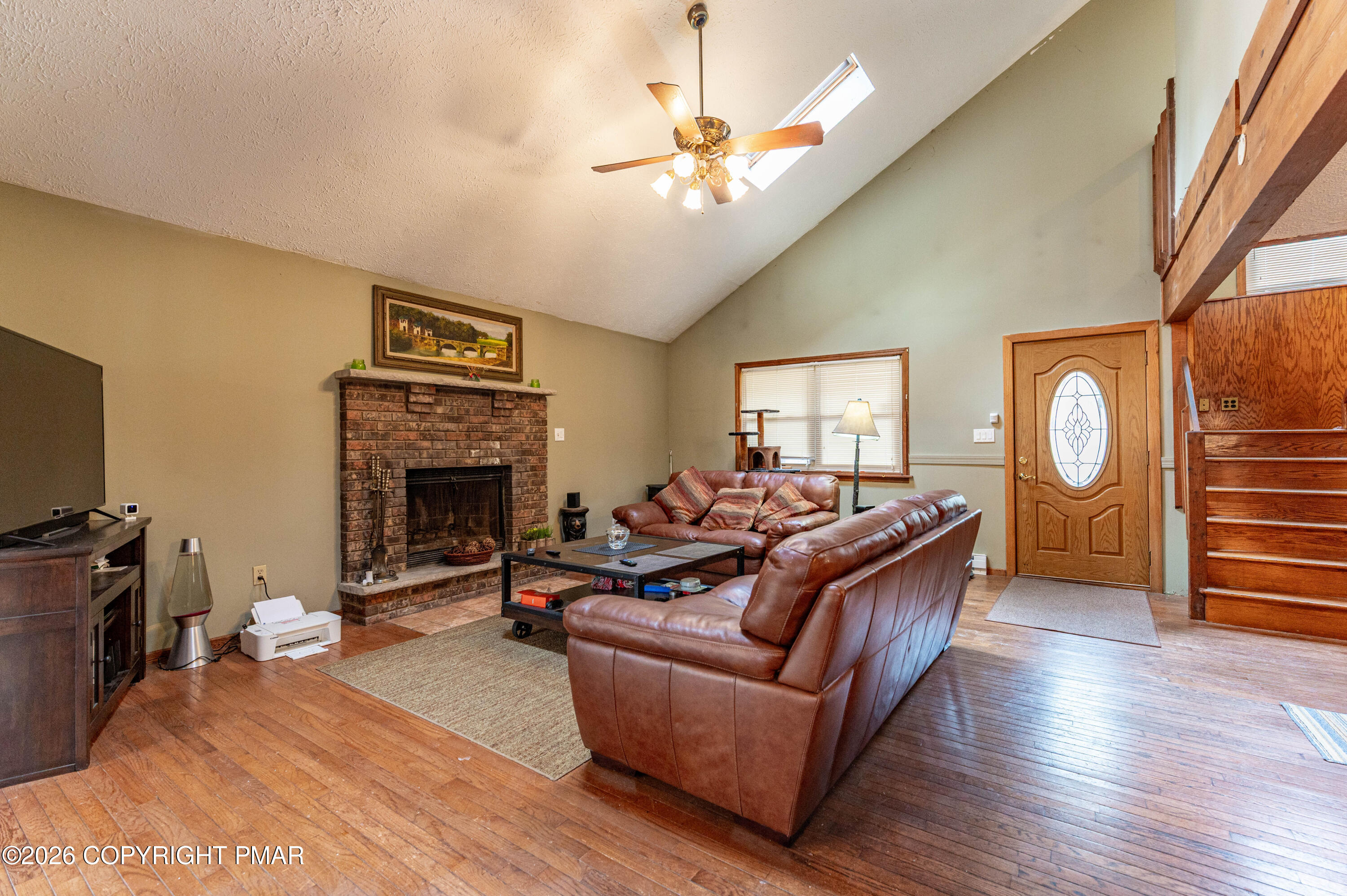 1328 Winding Way Property Photo 3