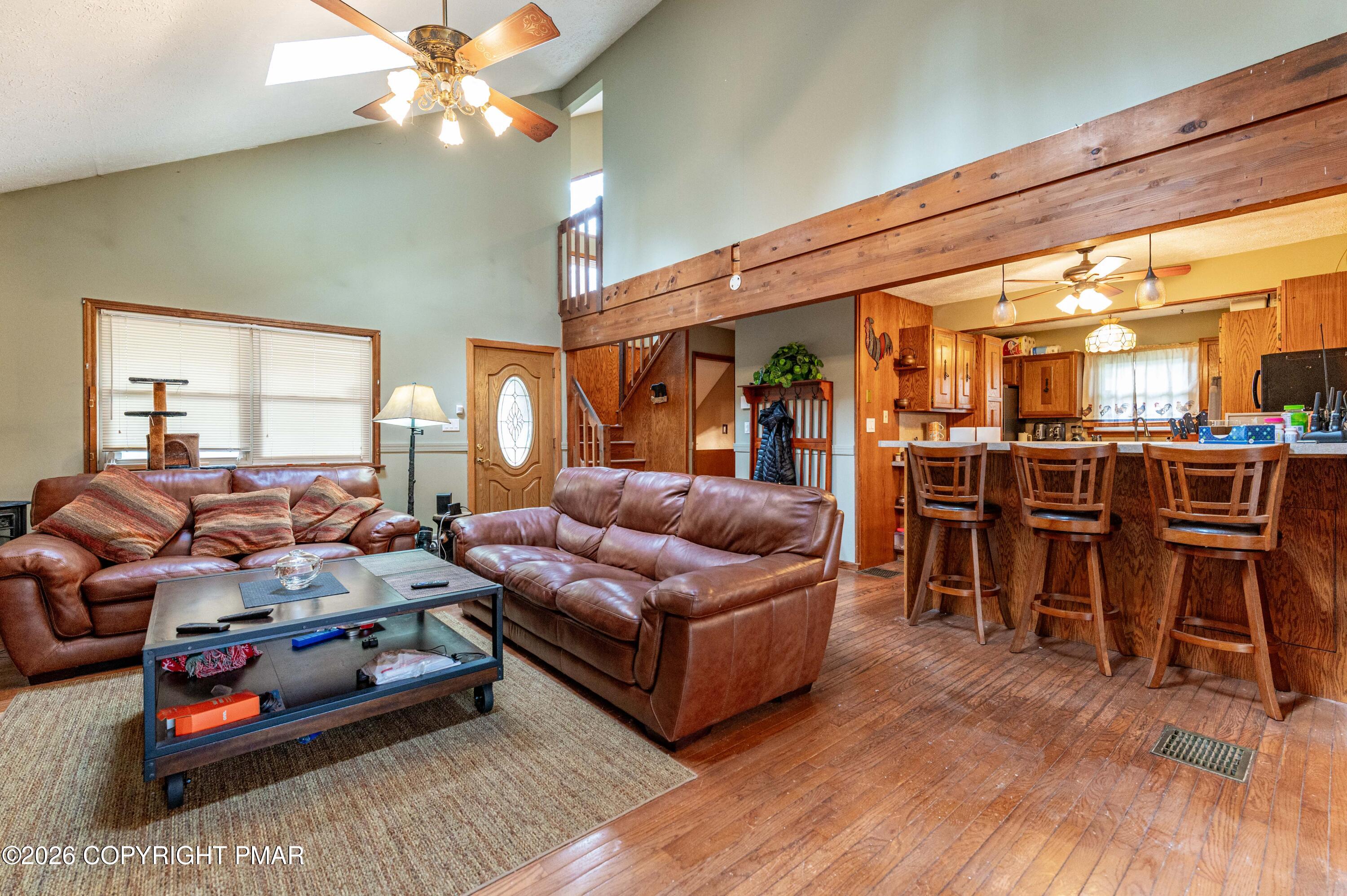 1328 Winding Way Property Photo 7