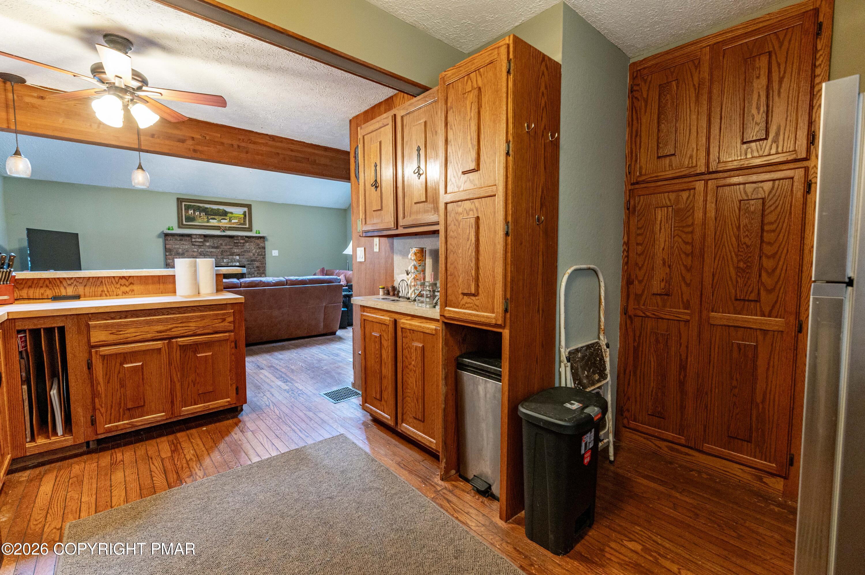 1328 Winding Way Property Photo 10