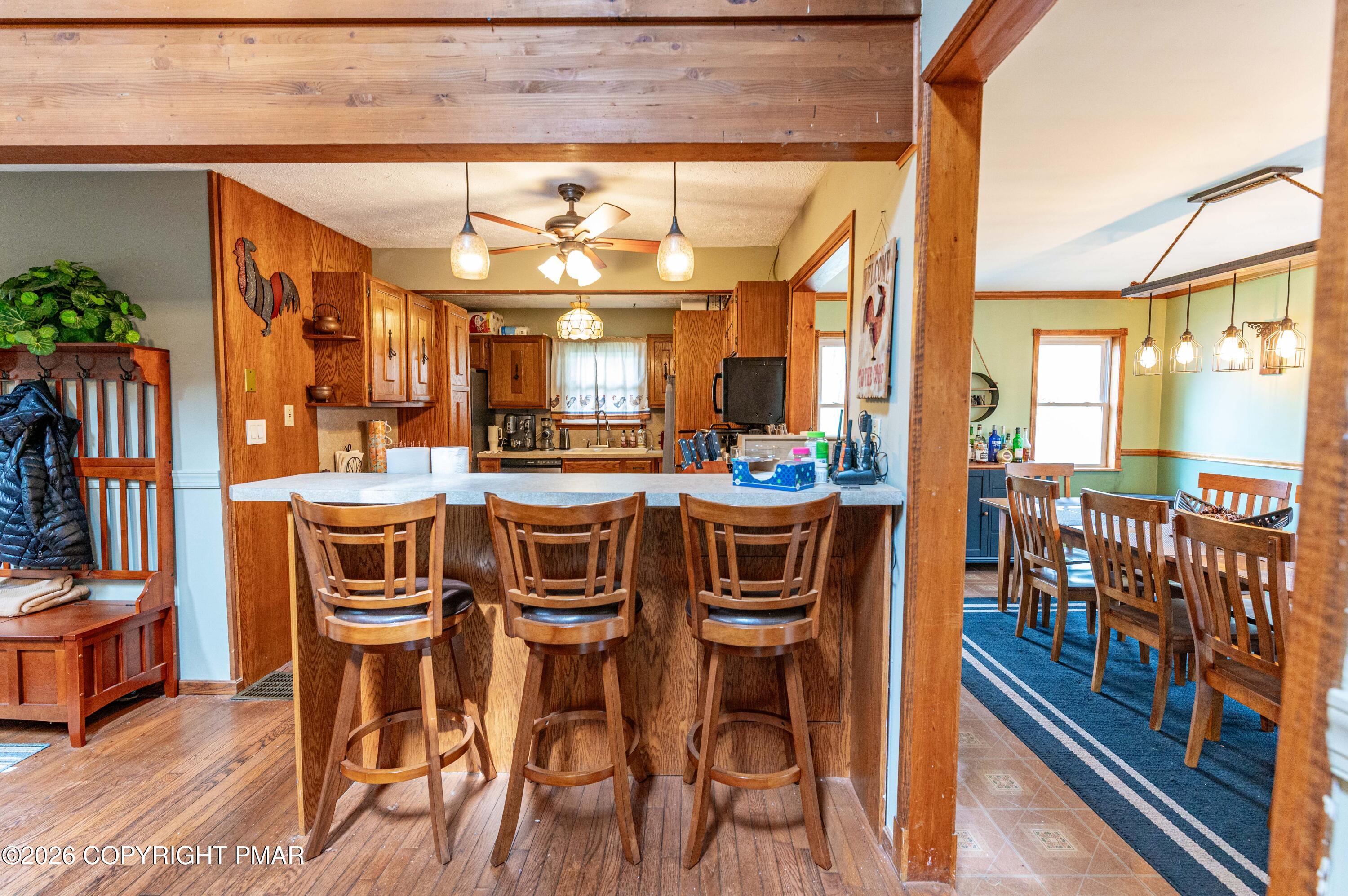 1328 Winding Way Property Photo 13