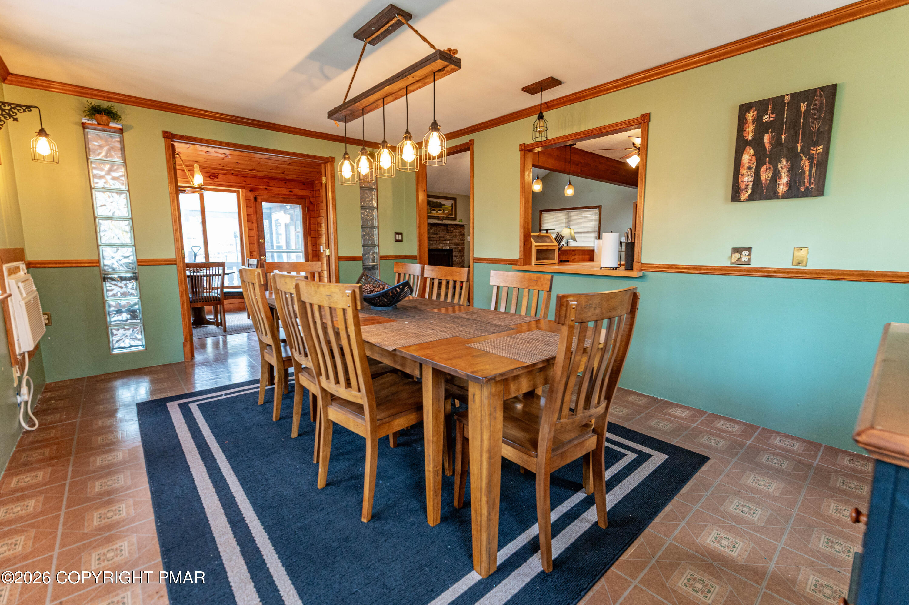 1328 Winding Way Property Photo 15