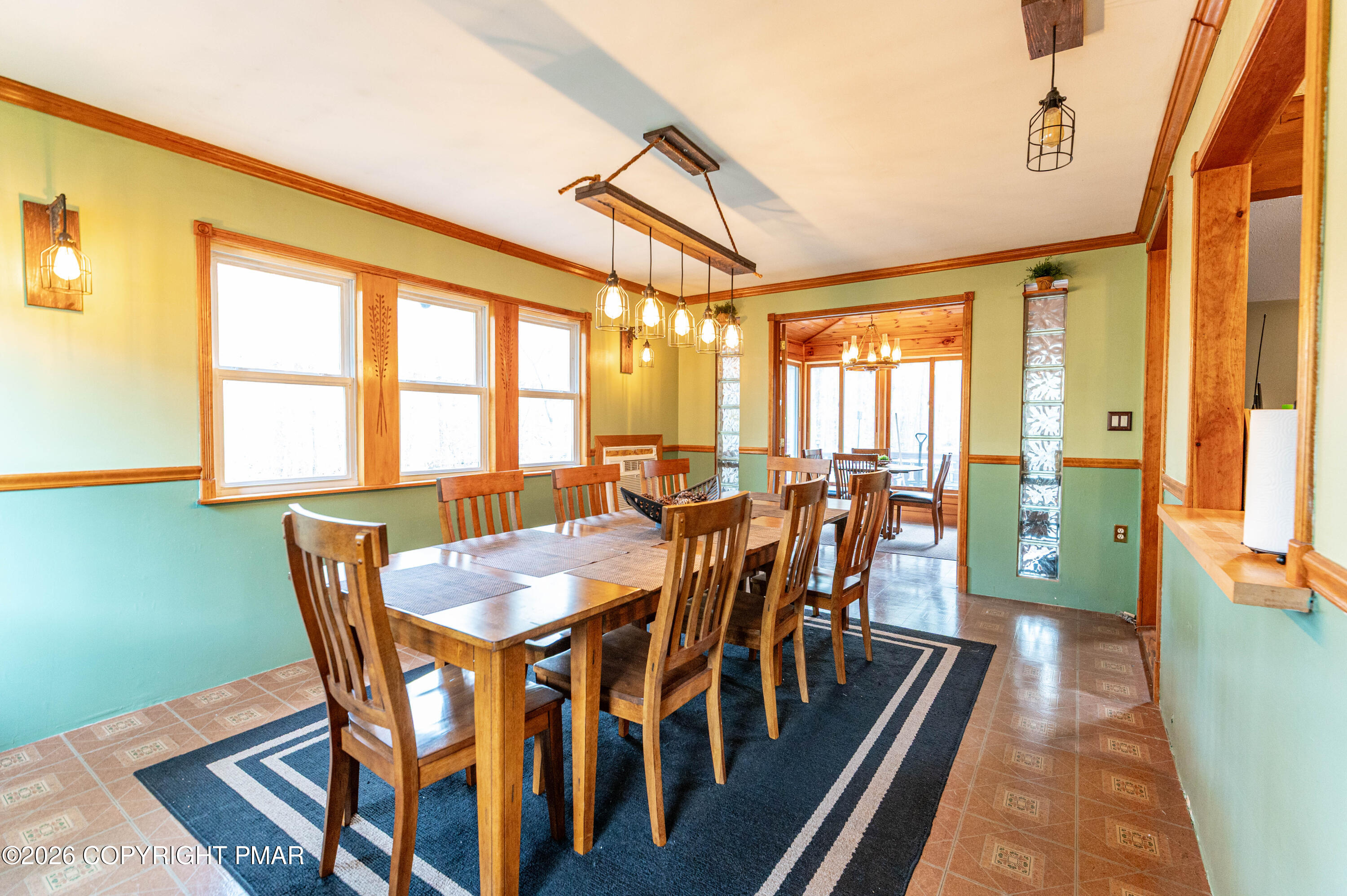 1328 Winding Way Property Photo 16