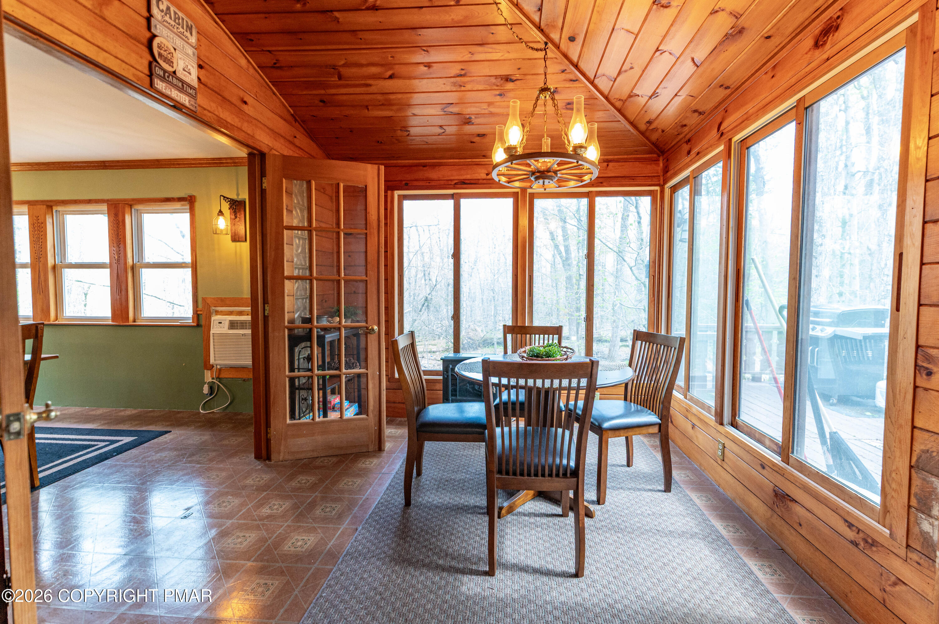 1328 Winding Way Property Photo 18
