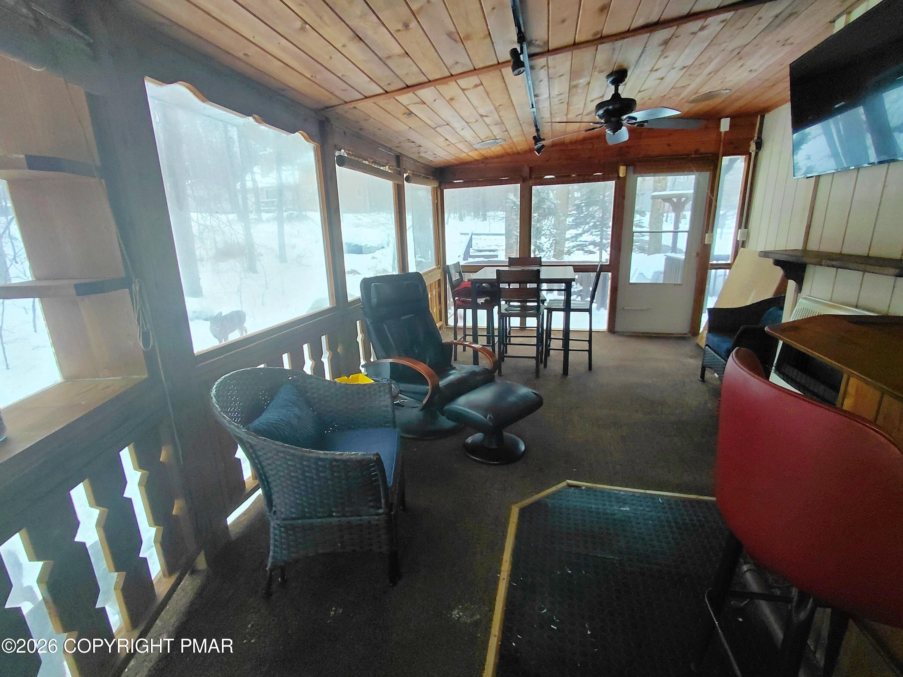 1328 Winding Way Property Photo 21