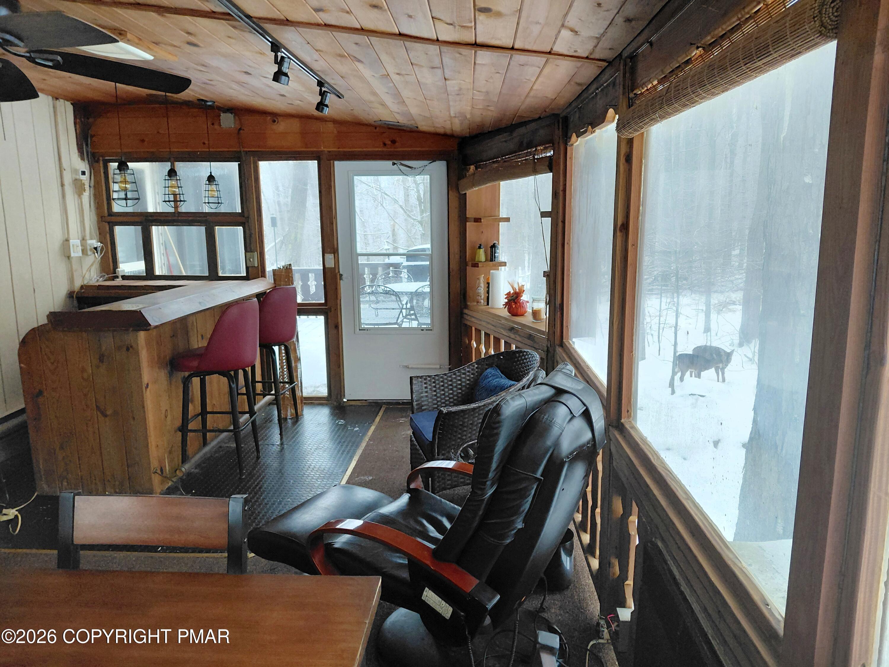 1328 Winding Way Property Photo 22
