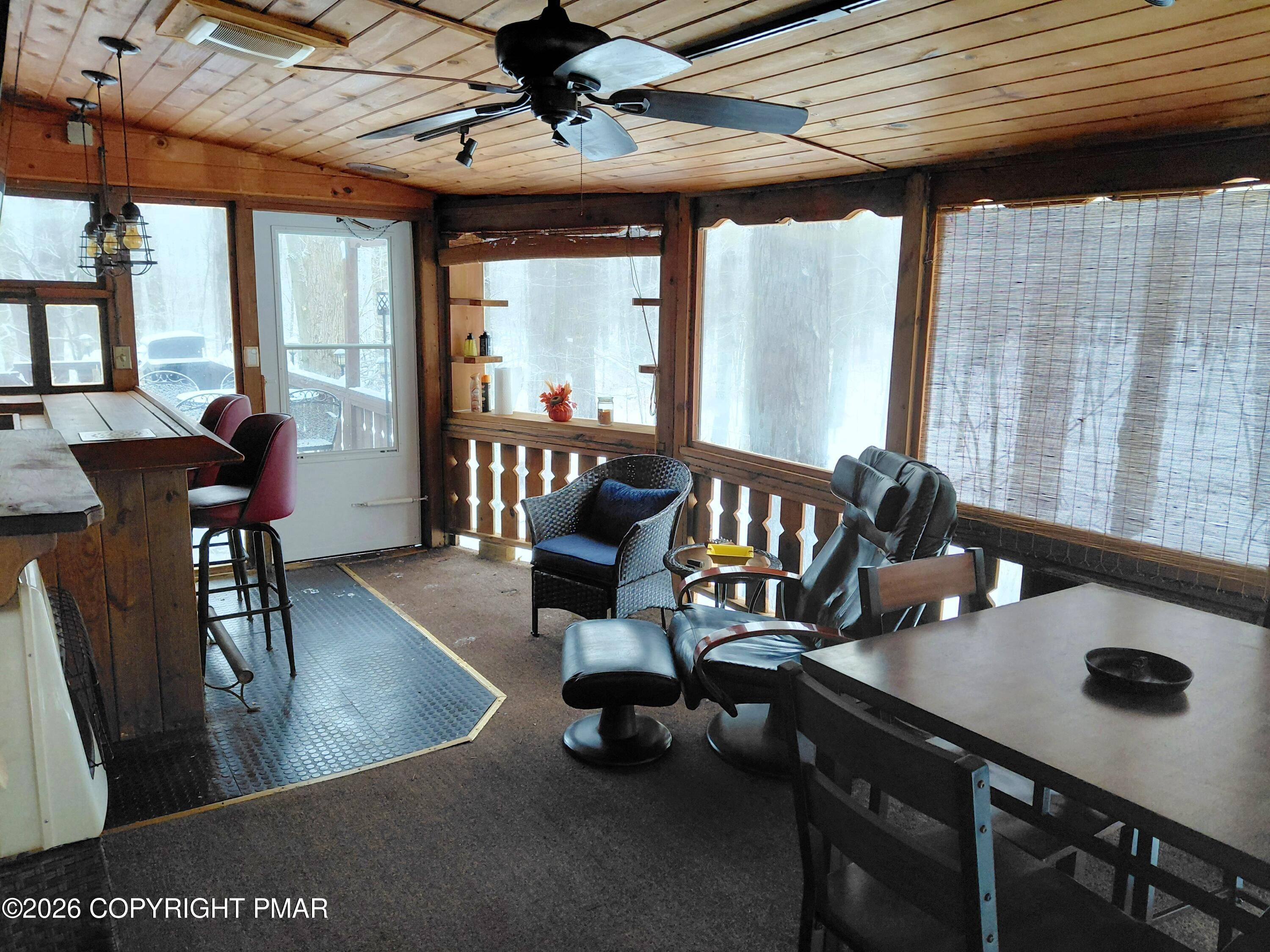 1328 Winding Way Property Photo 24