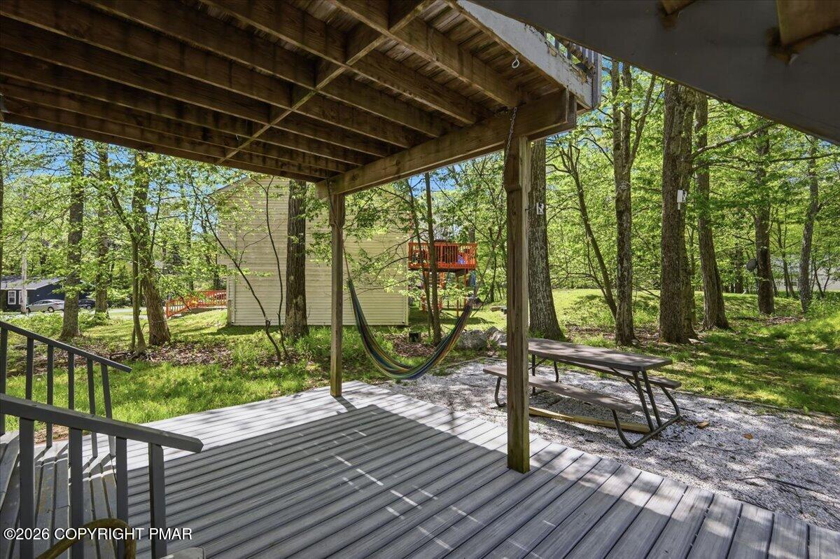 3188 Hamlet Drive Property Photo 6