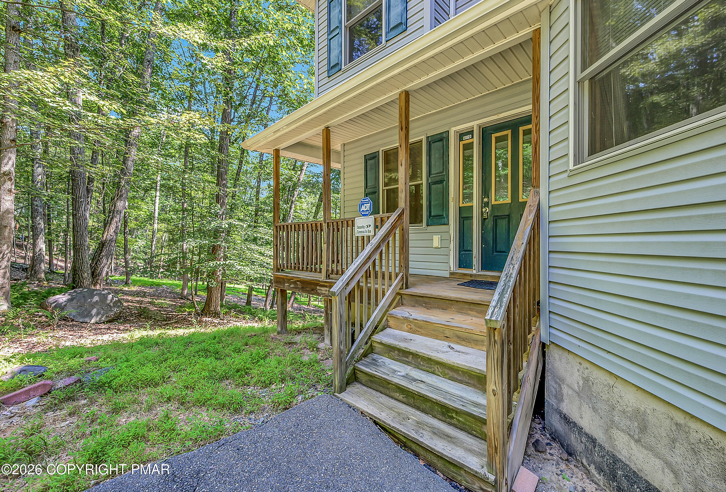 164 Bellingham Drive Property Photo 2