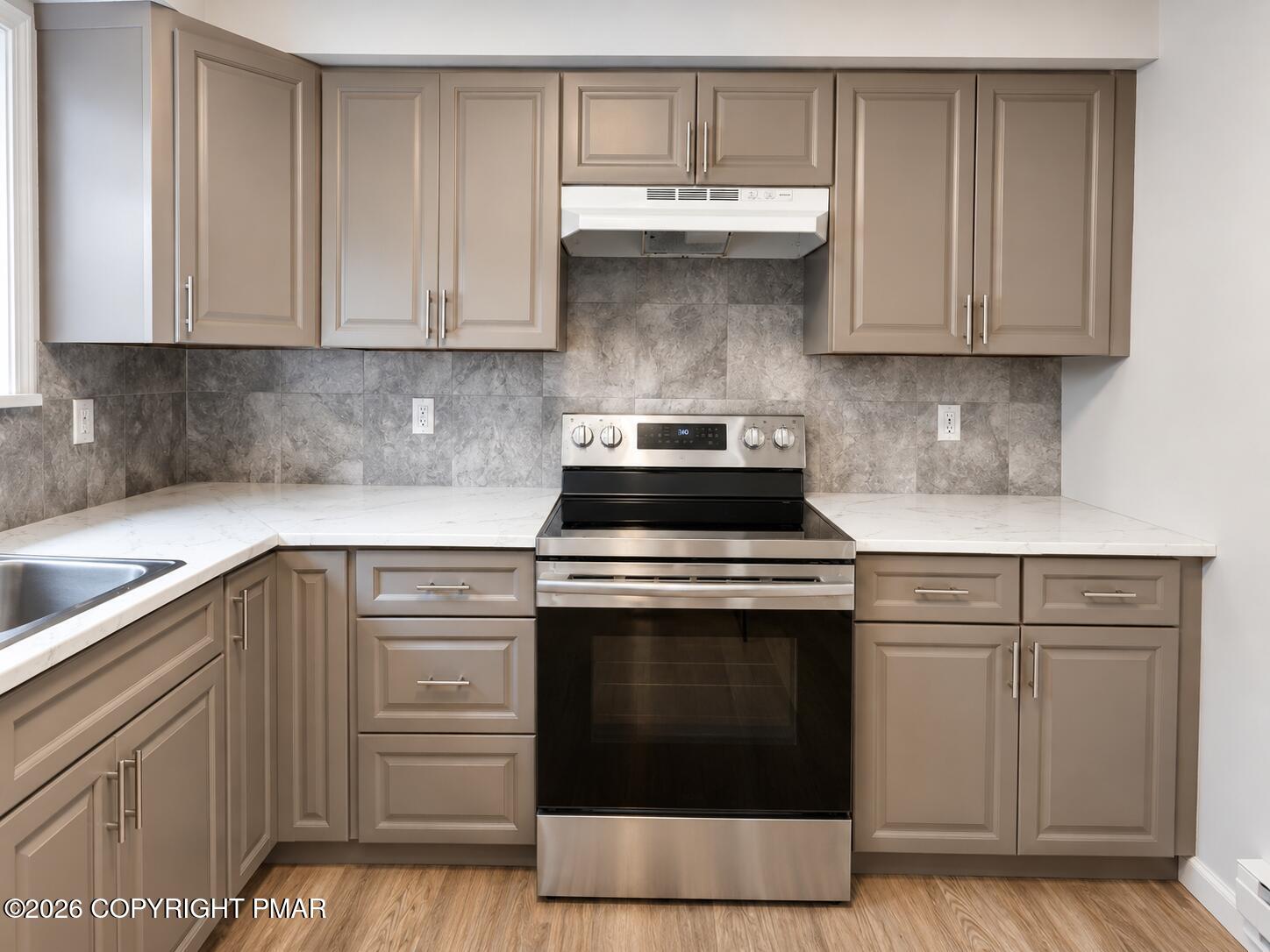218 Sellersville Drive Property Photo 3