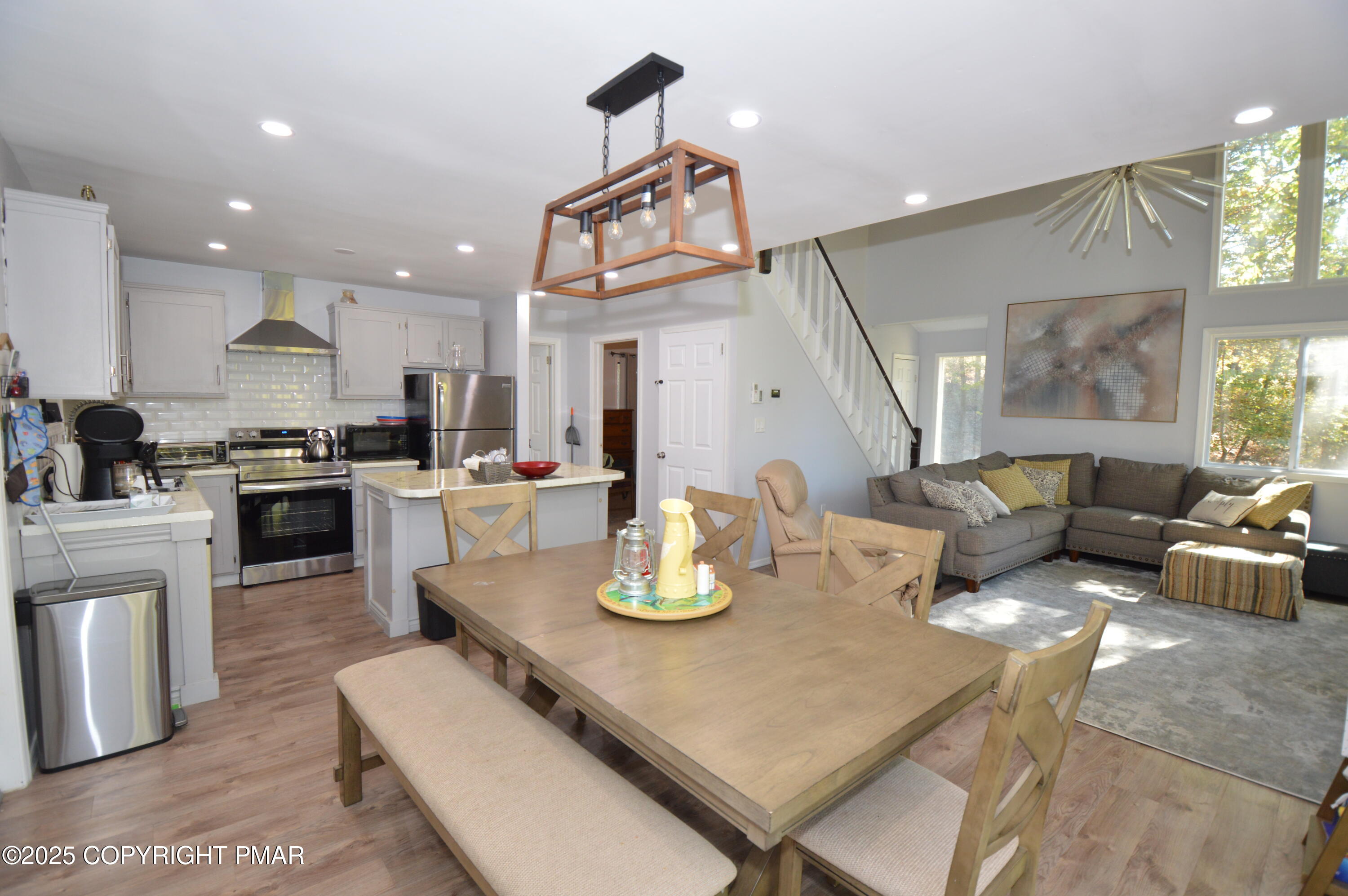 128 Ashley Court Property Photo 6