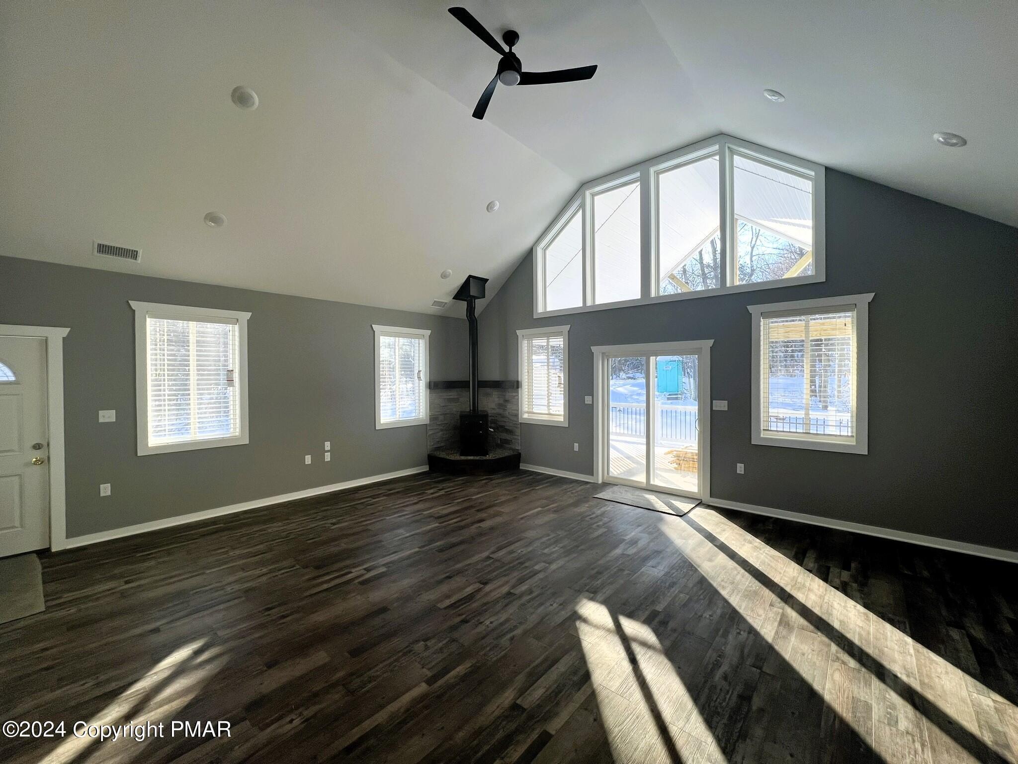 B822 Old Stage Road Property Photo 7