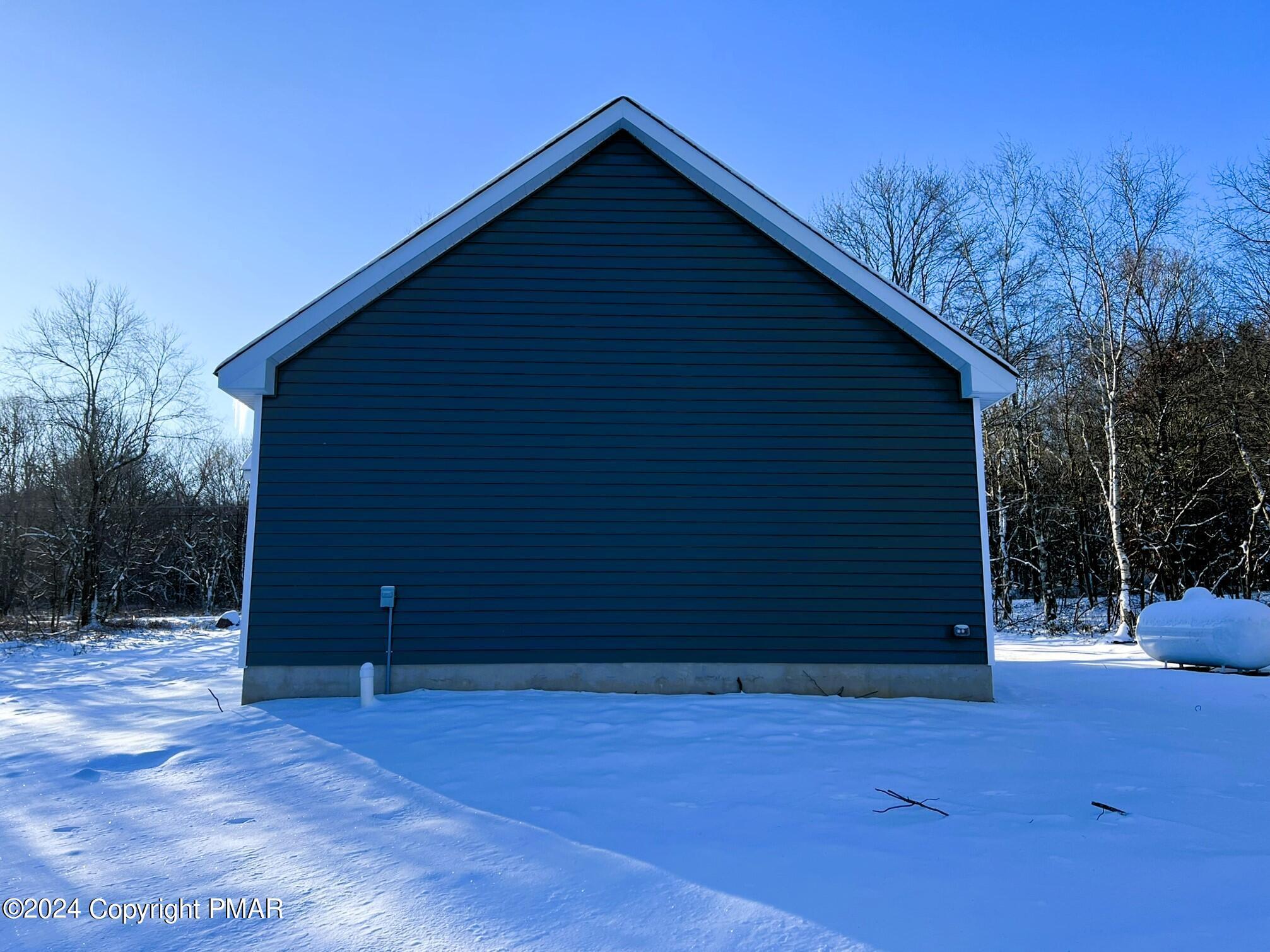 B822 Old Stage Road Property Photo 15