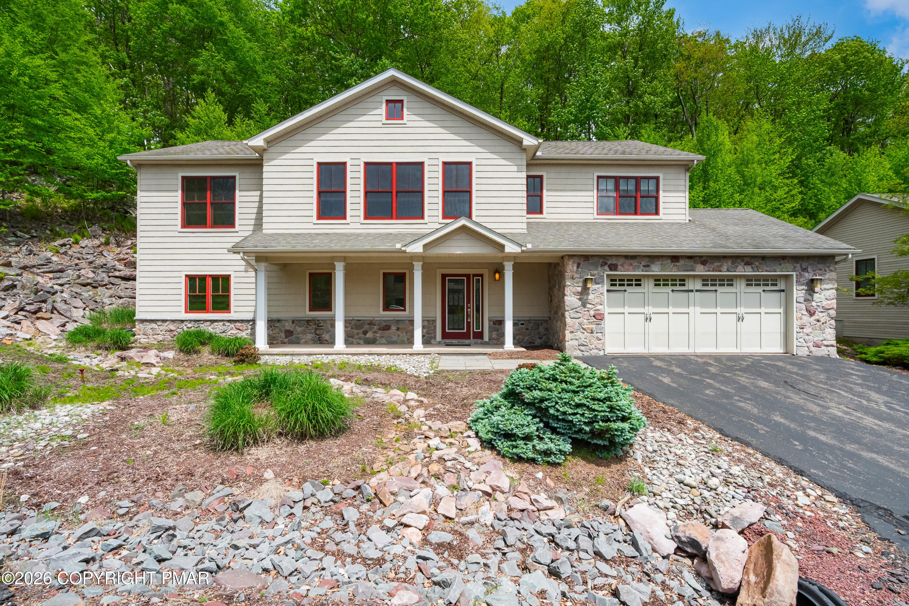 54 Bluestone Court Property Photo 3