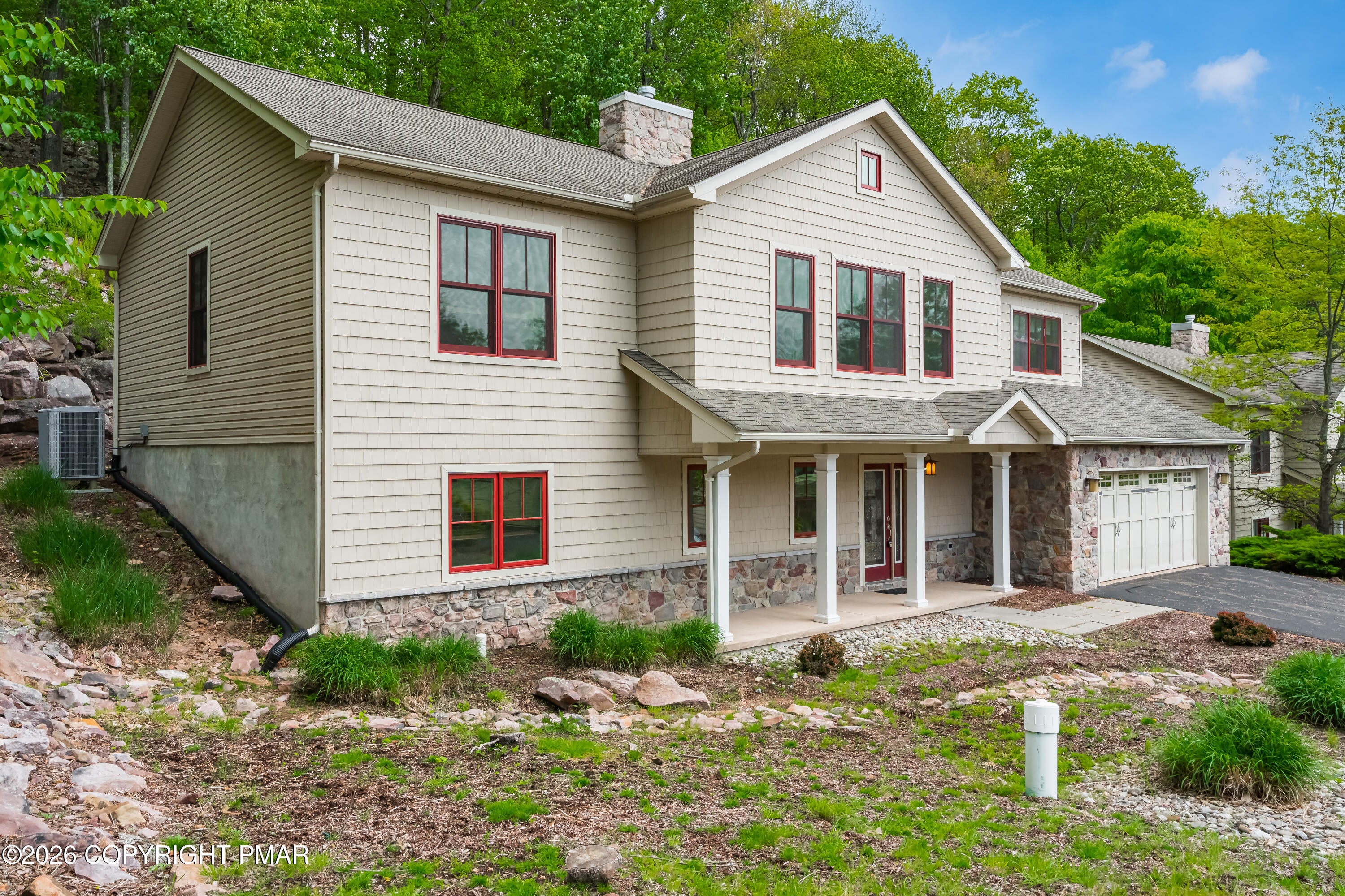 54 Bluestone Court Property Photo 6
