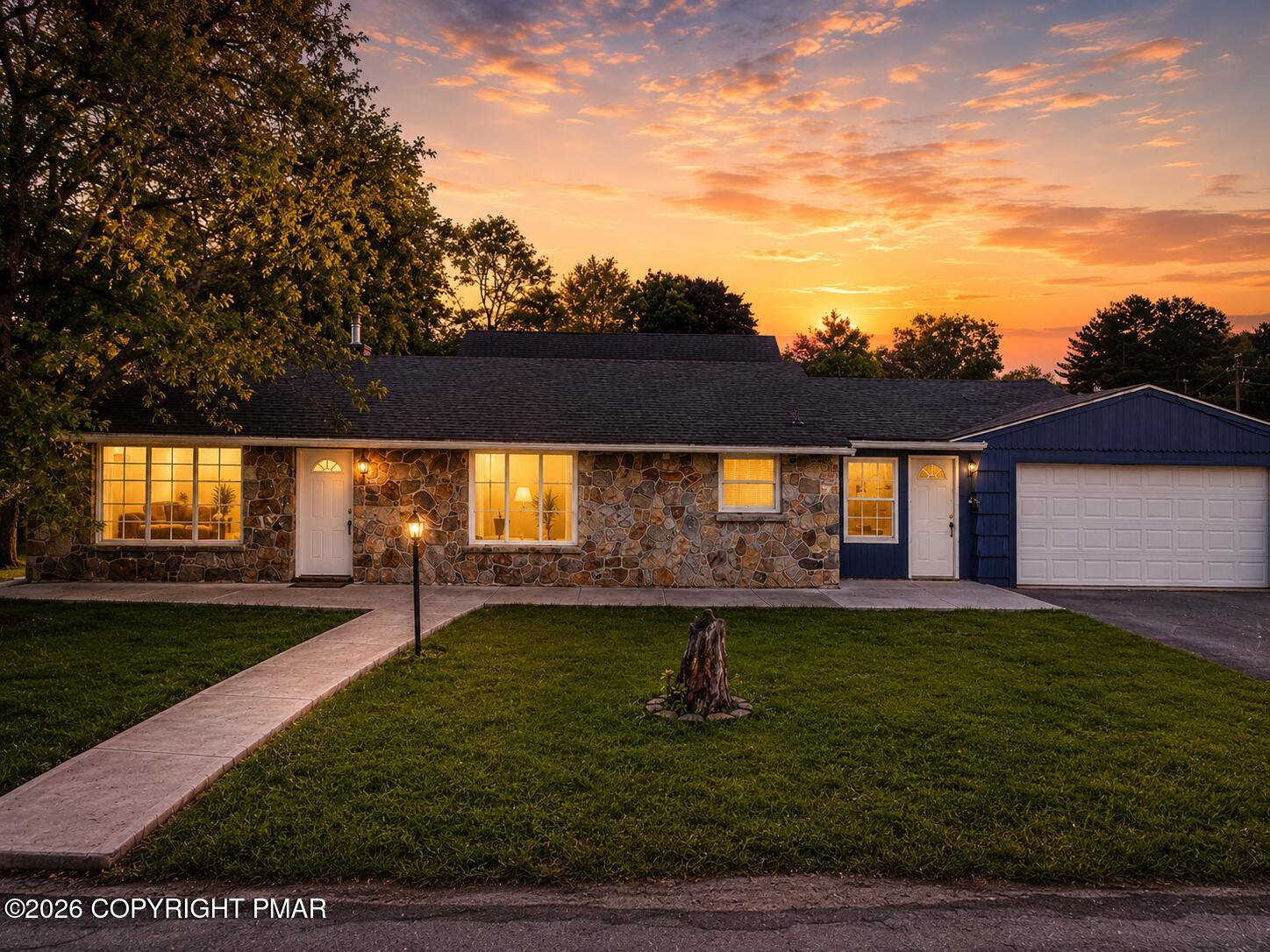 95 10th Street Property Photo 1