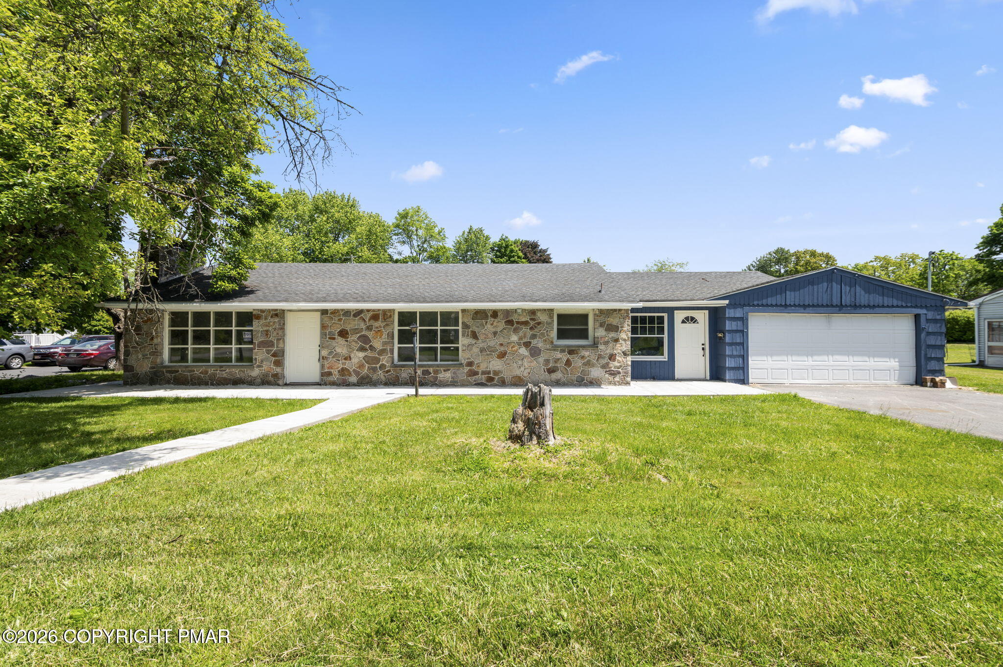 95 10th Street Property Photo 2