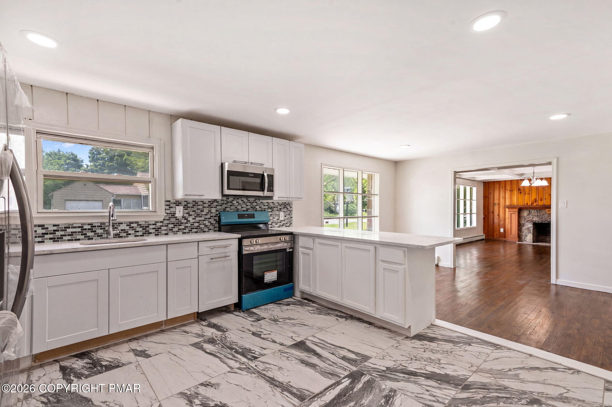 95 10th Street Property Photo 11