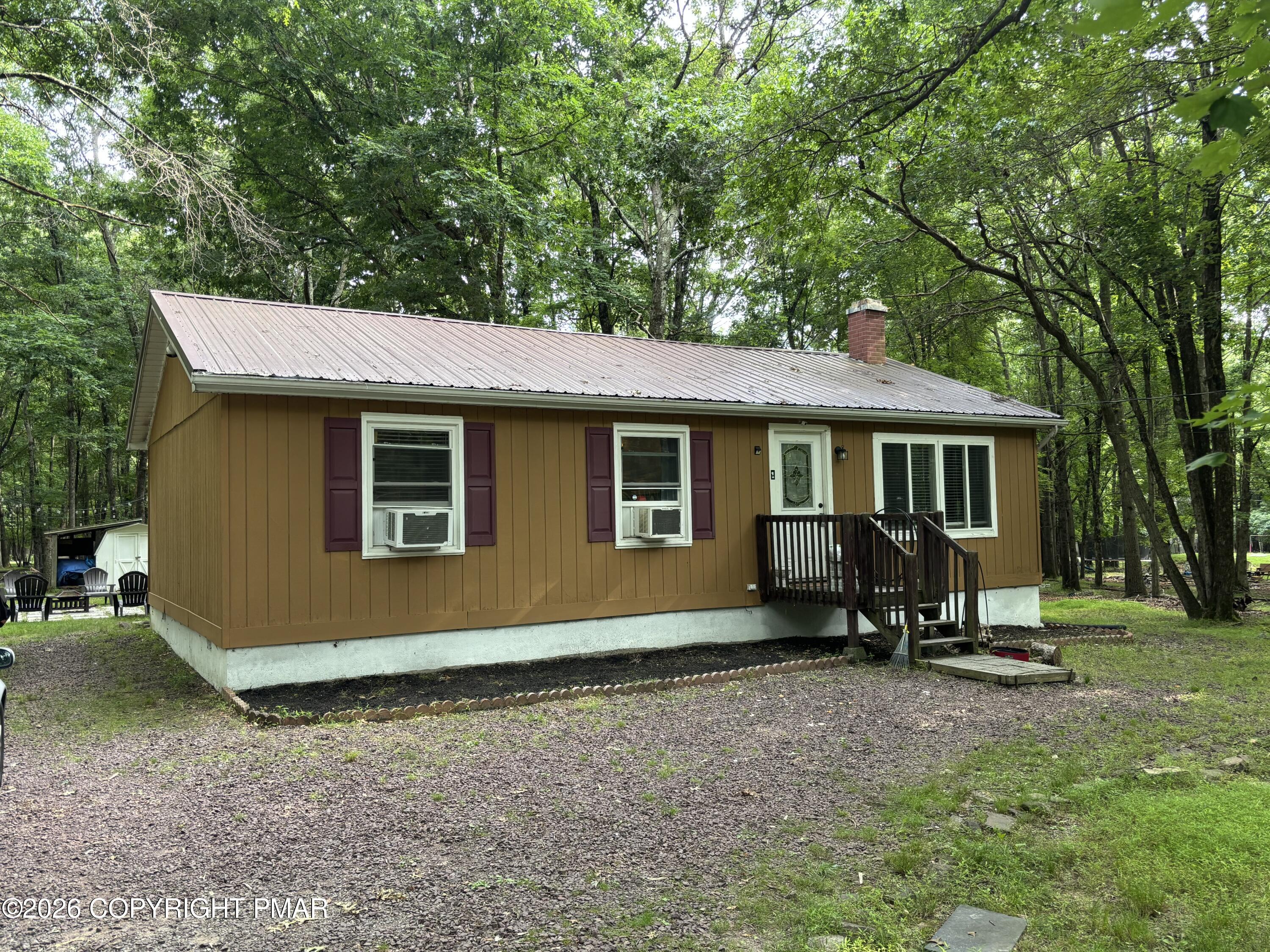 122 Hunter Lane Property Photo 1