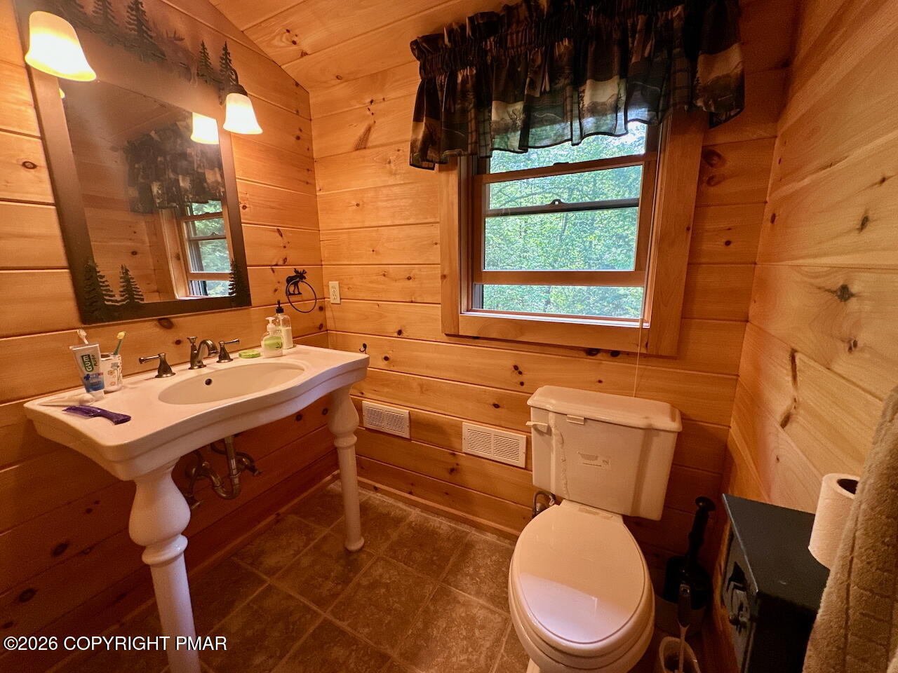 53 Hemlock Court Property Photo 33