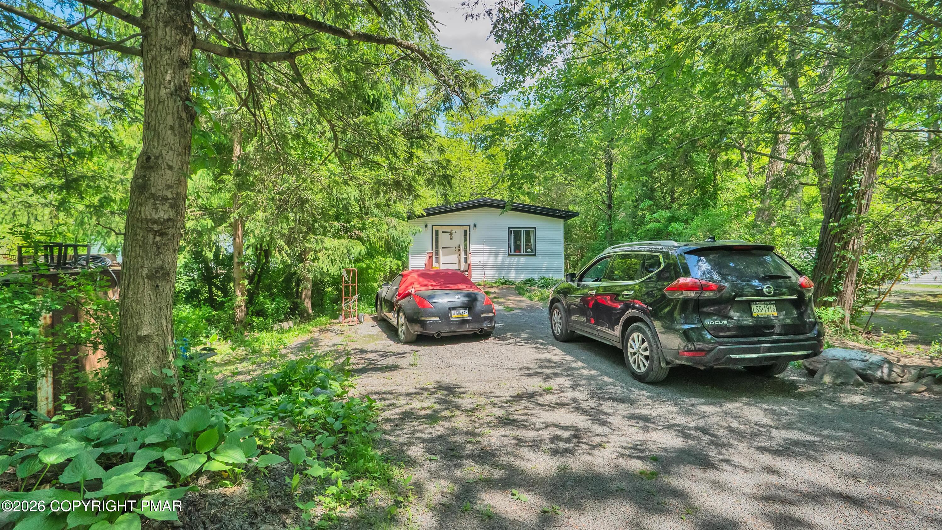 1462&1466 Pocono Lane Property Photo 5