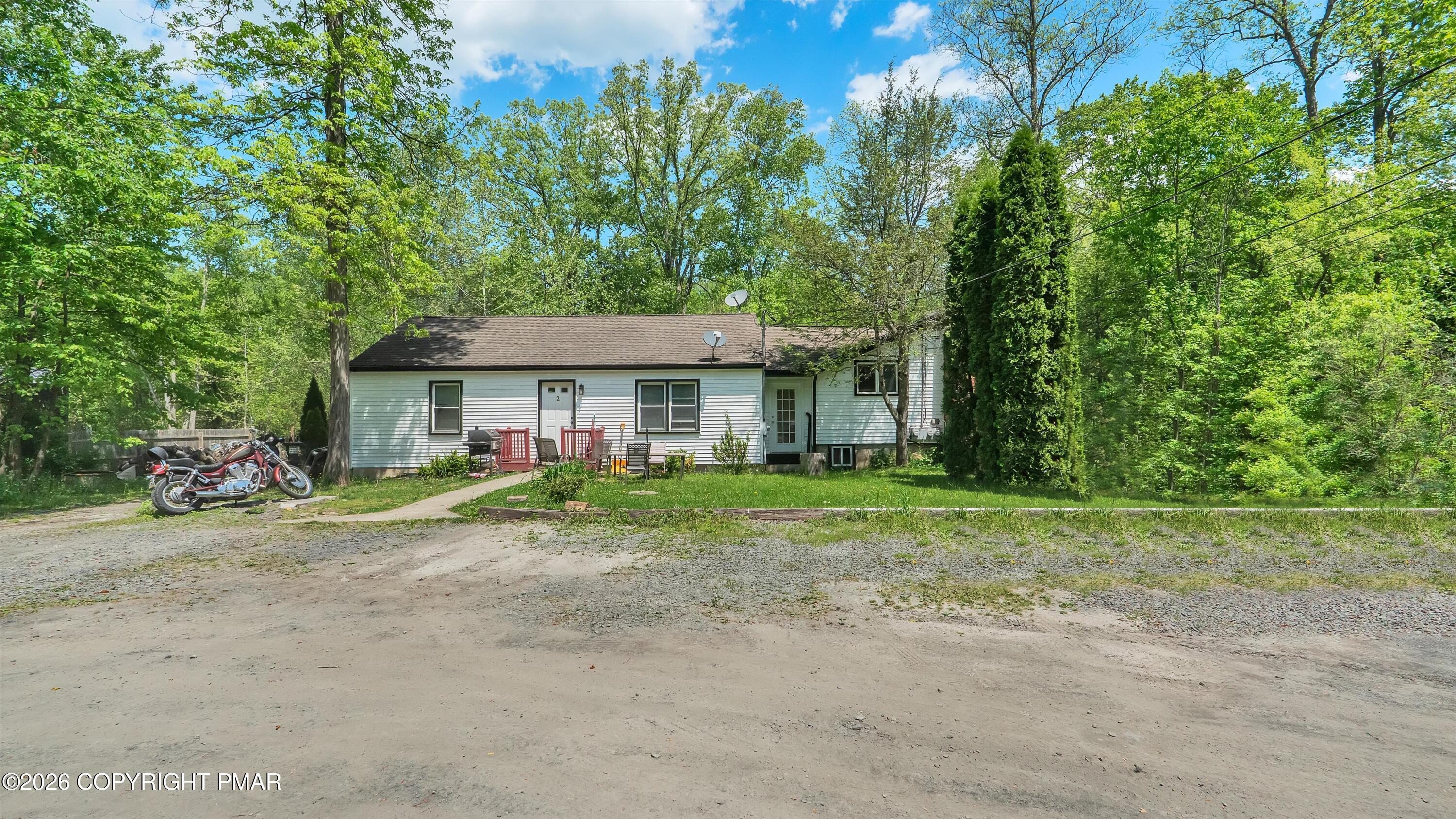 1462&1466 Pocono Lane Property Photo 6