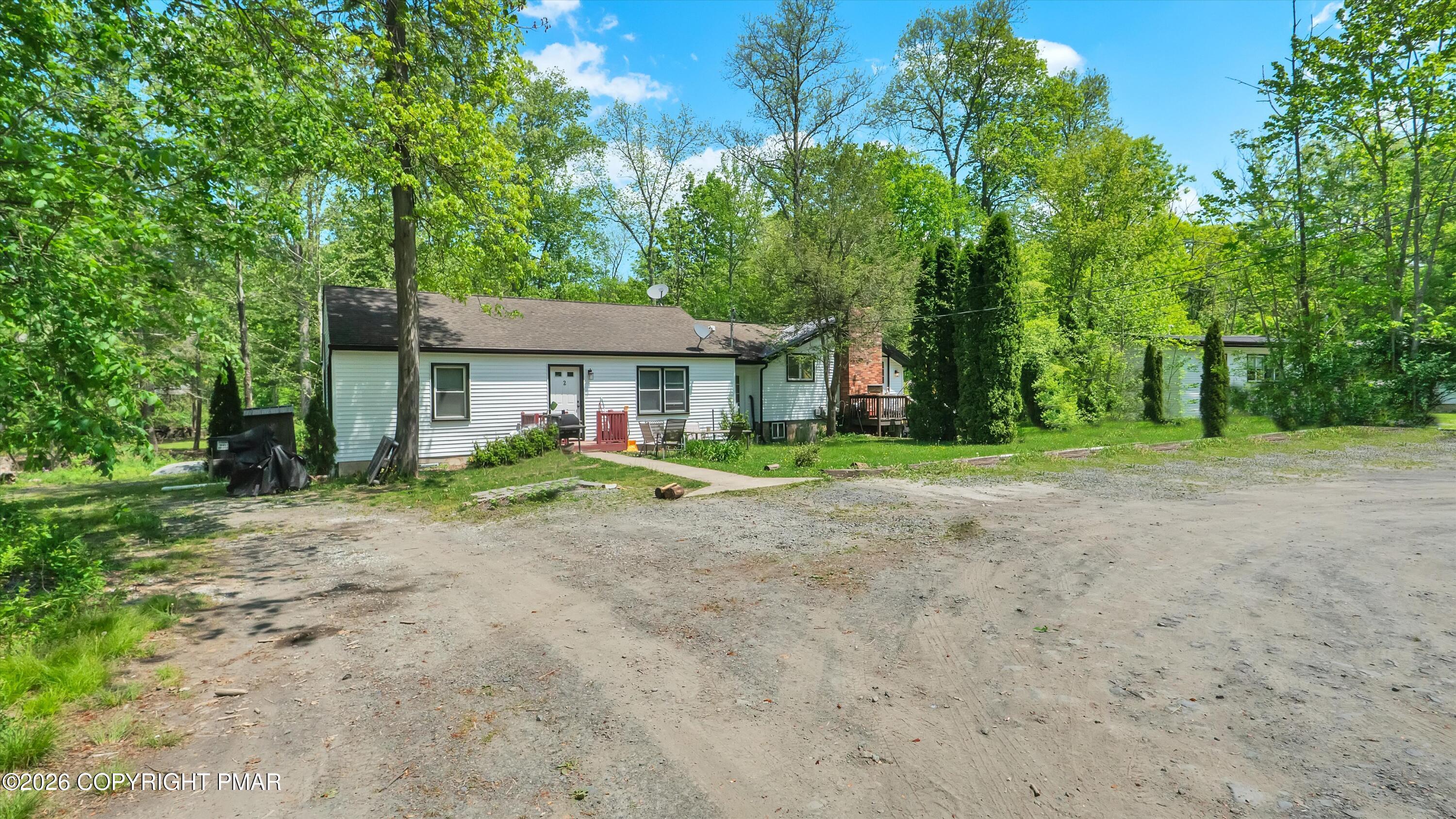 1462&1466 Pocono Lane Property Photo 7