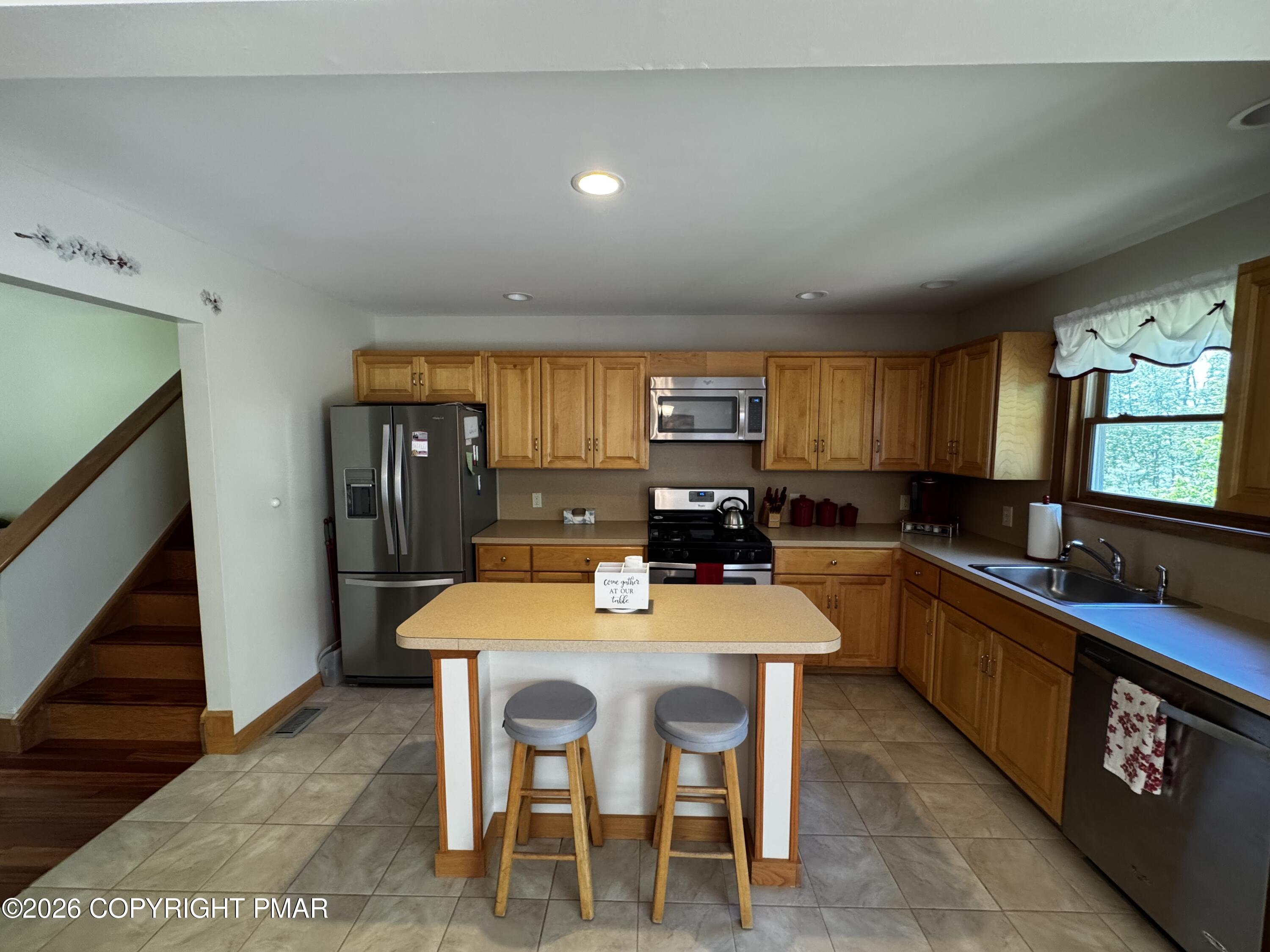 391 Rose Marie Lane Property Photo 3