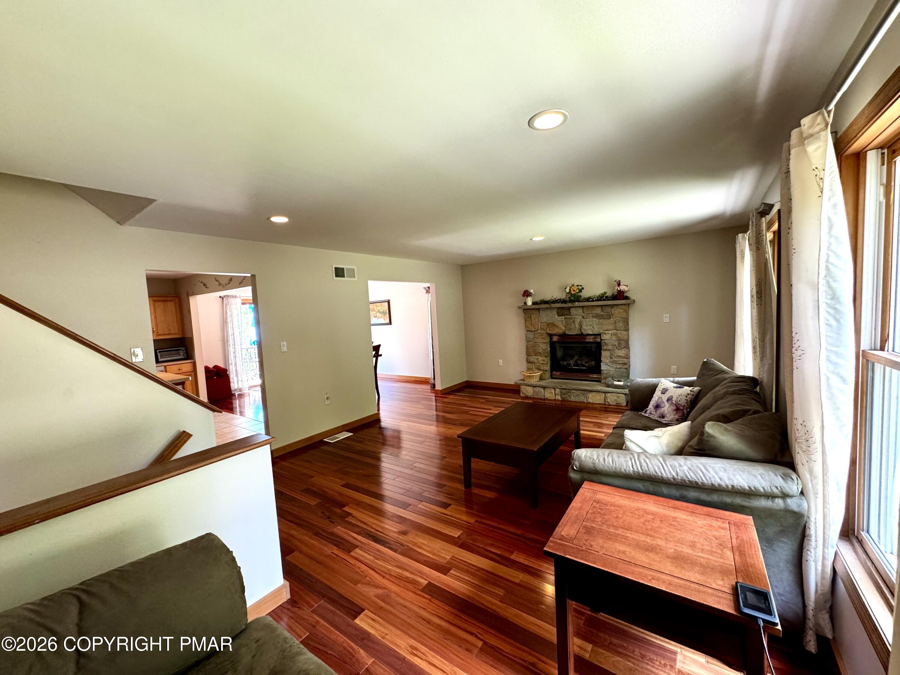 391 Rose Marie Lane Property Photo 6