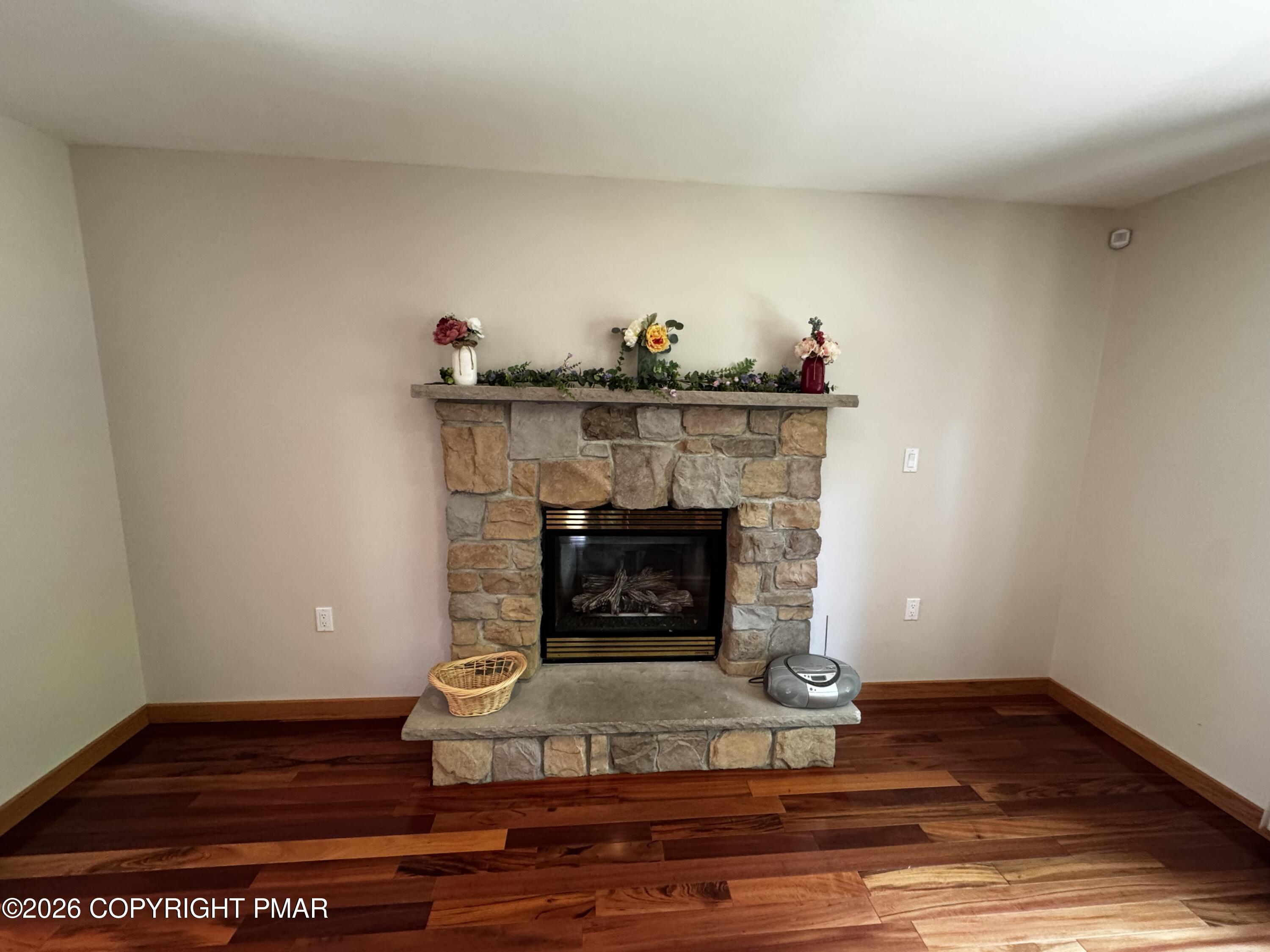 391 Rose Marie Lane Property Photo 7