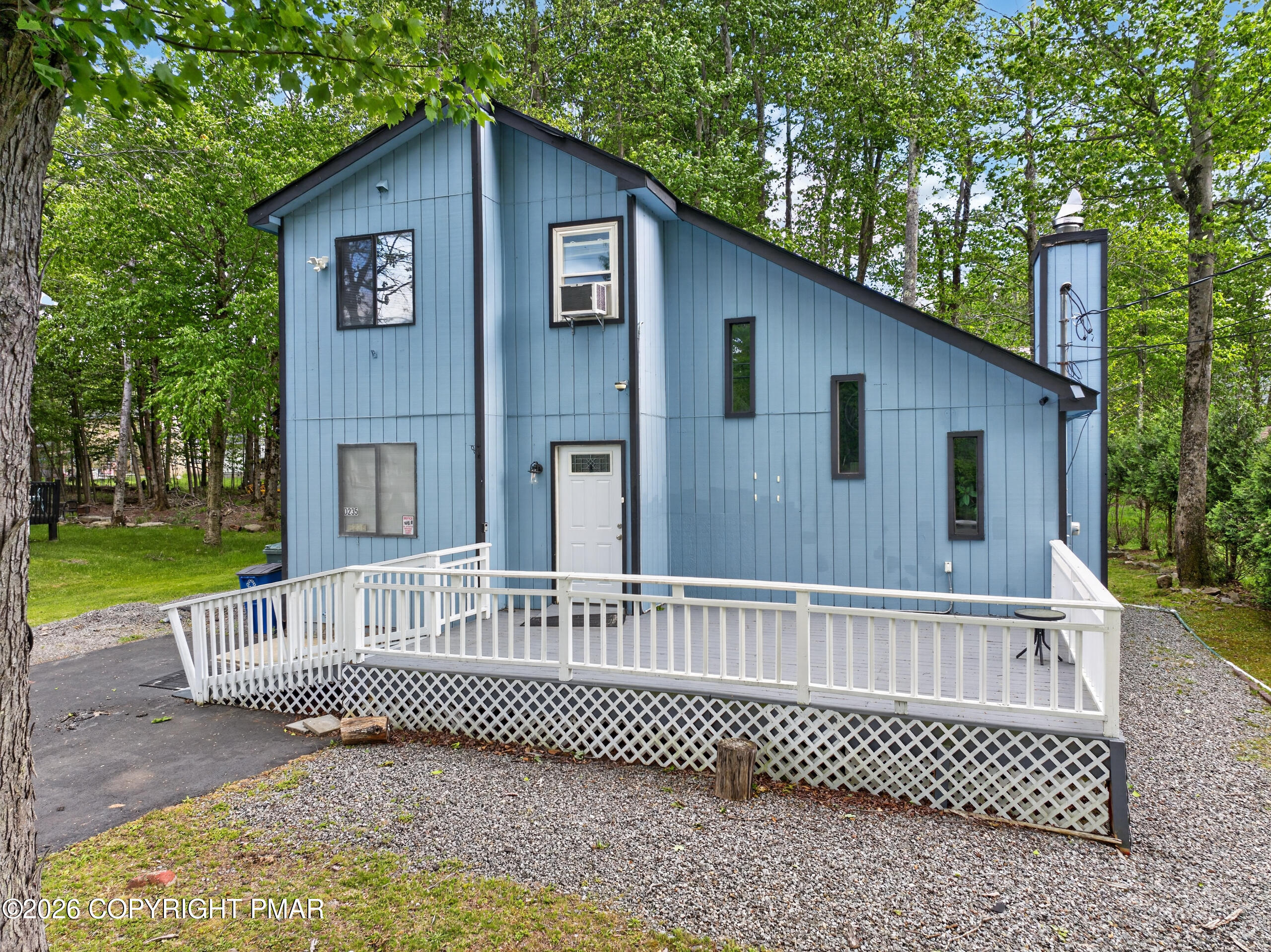 3335 Woodland Drive Property Photo 1
