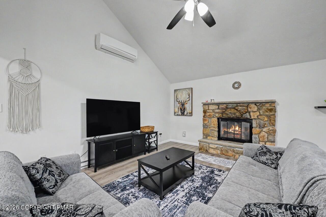 2144 Onondaga Way Property Photo 22