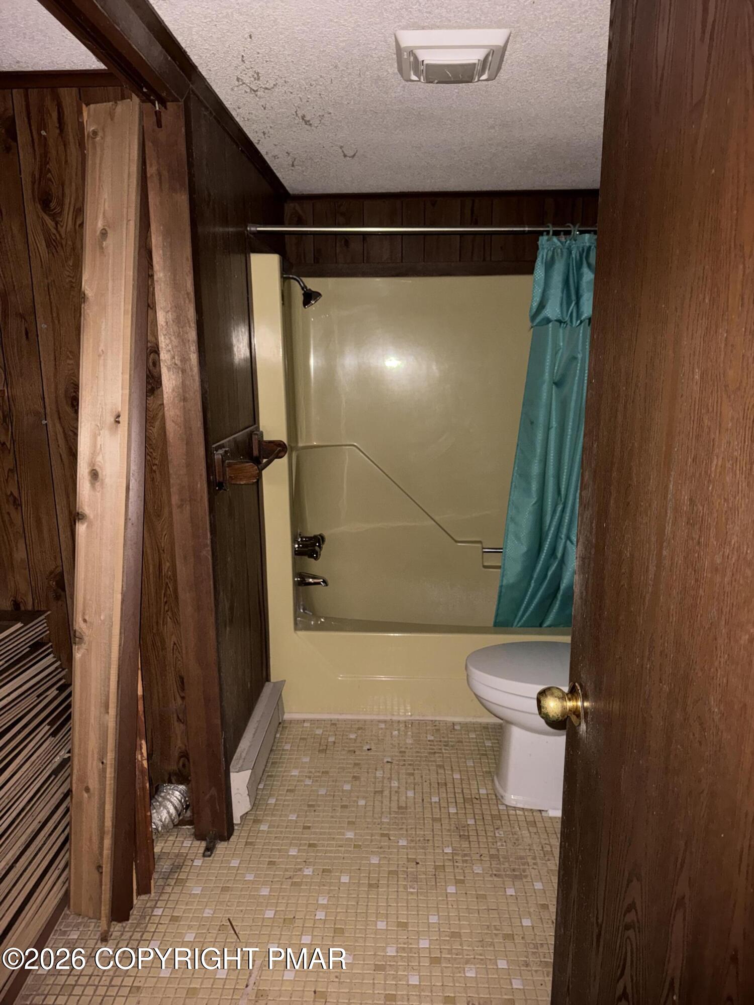 188 Lake Drive Property Photo 6