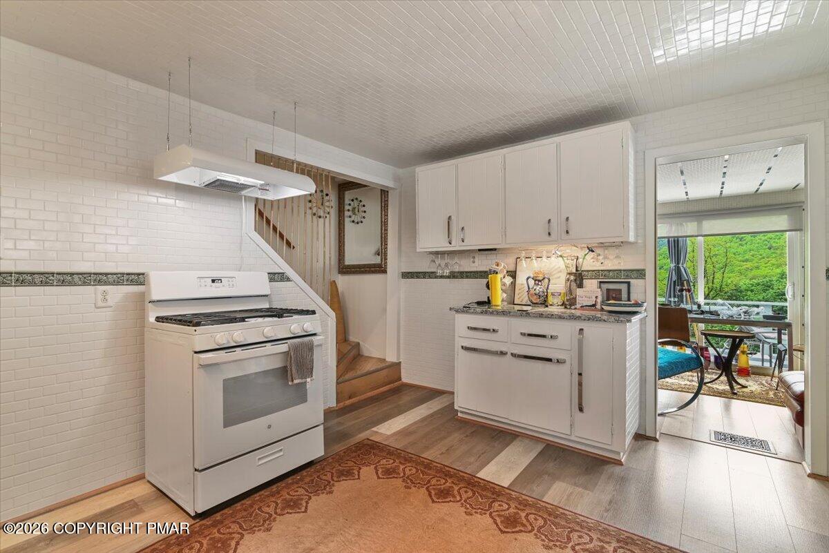 413 South Avenue Property Photo 11