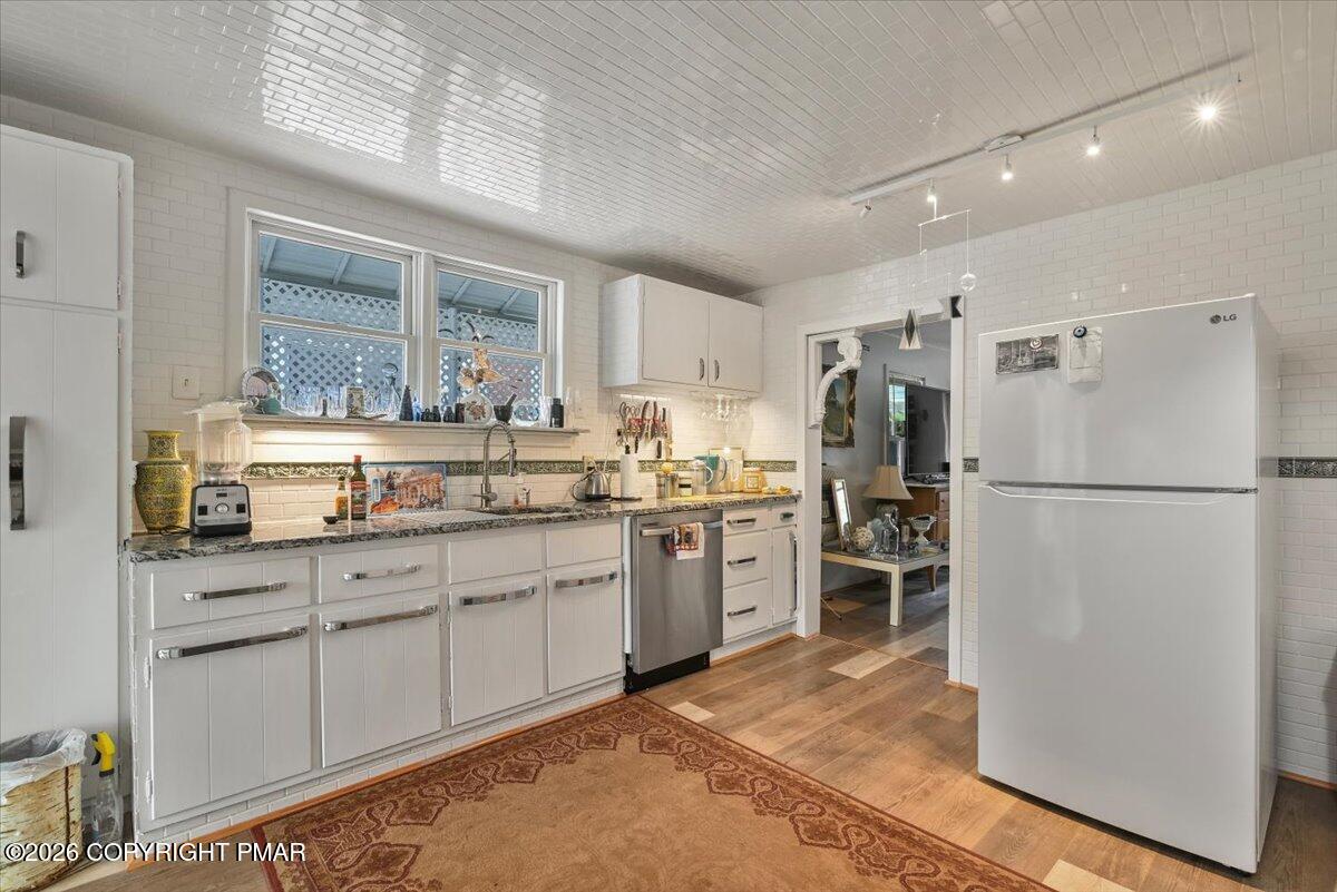 413 South Avenue Property Photo 13