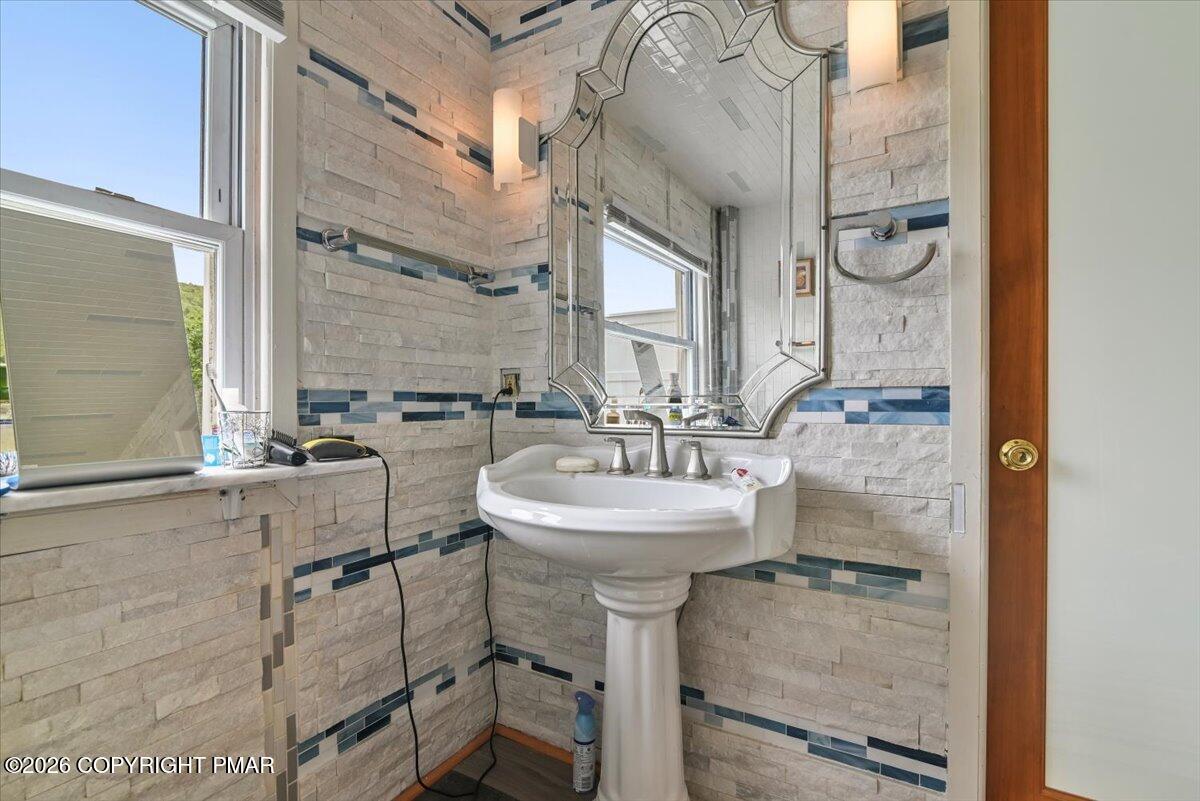 413 South Avenue Property Photo 18
