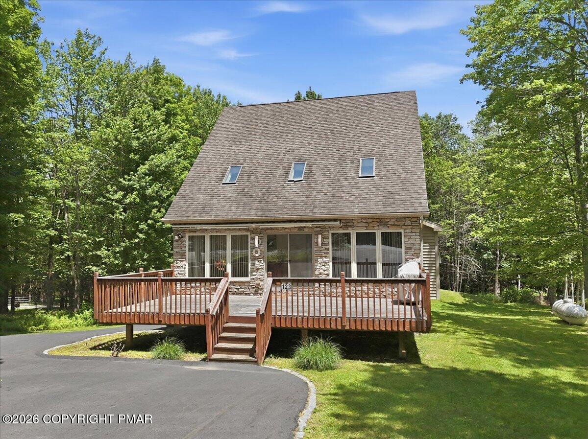 123 Wallenpaupack Drive Property Photo 2