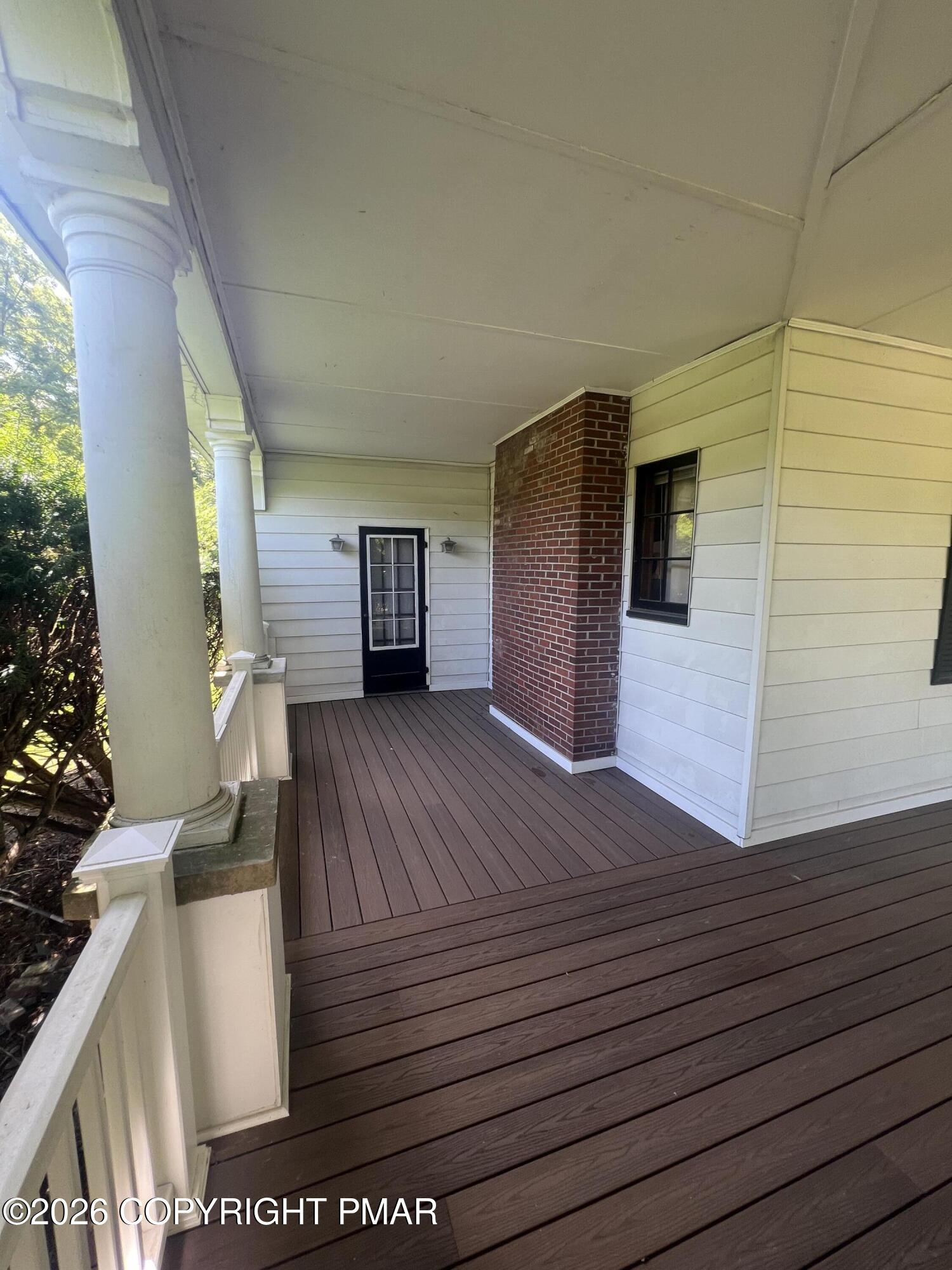 339 E Brown Street Property Photo 5