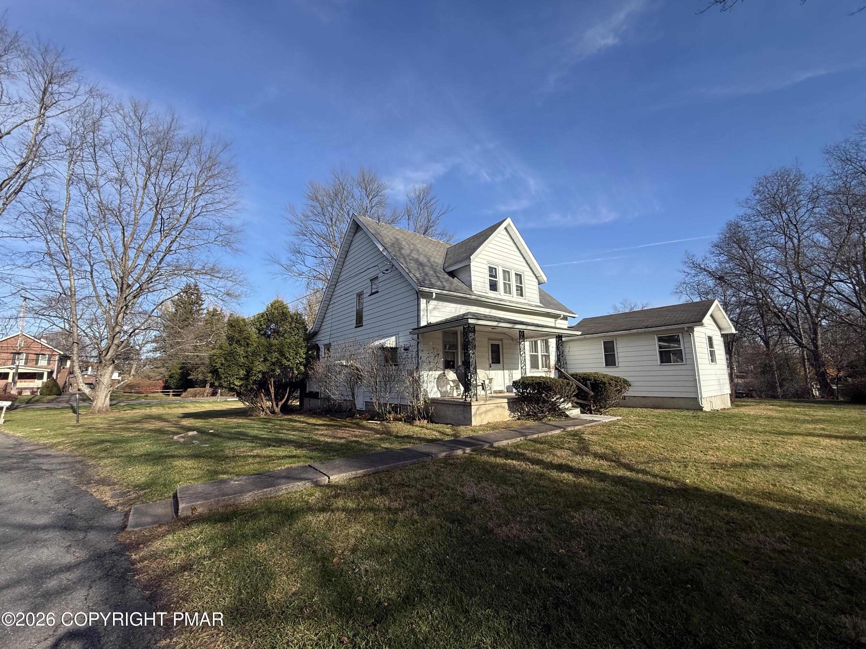 339 E Brown Street Property Photo 7