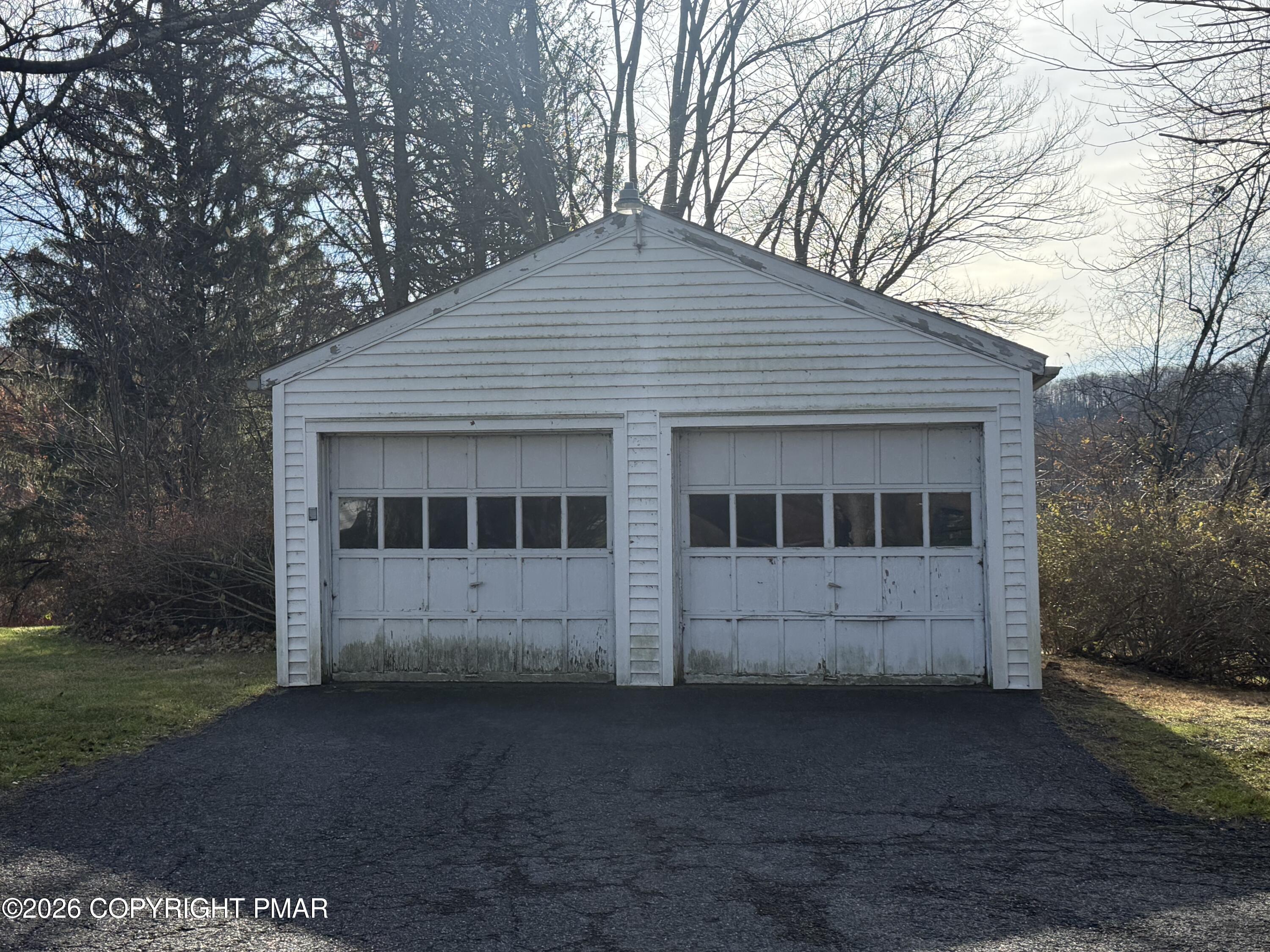 339 E Brown Street Property Photo 11