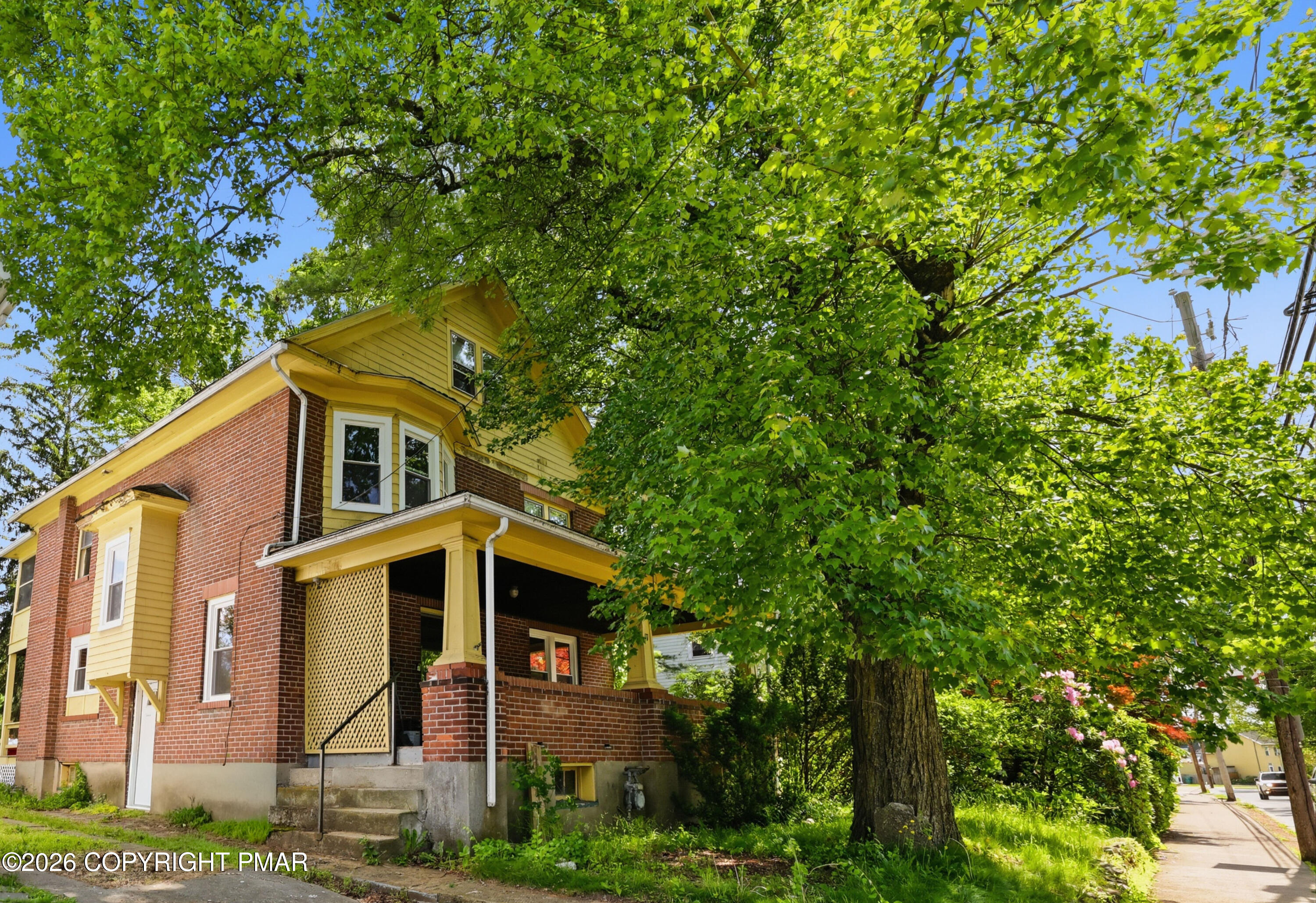 97 E Broad Street Property Photo 1
