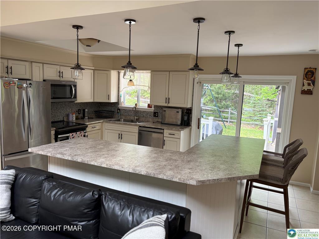 215 Larch Oval Property Photo 14