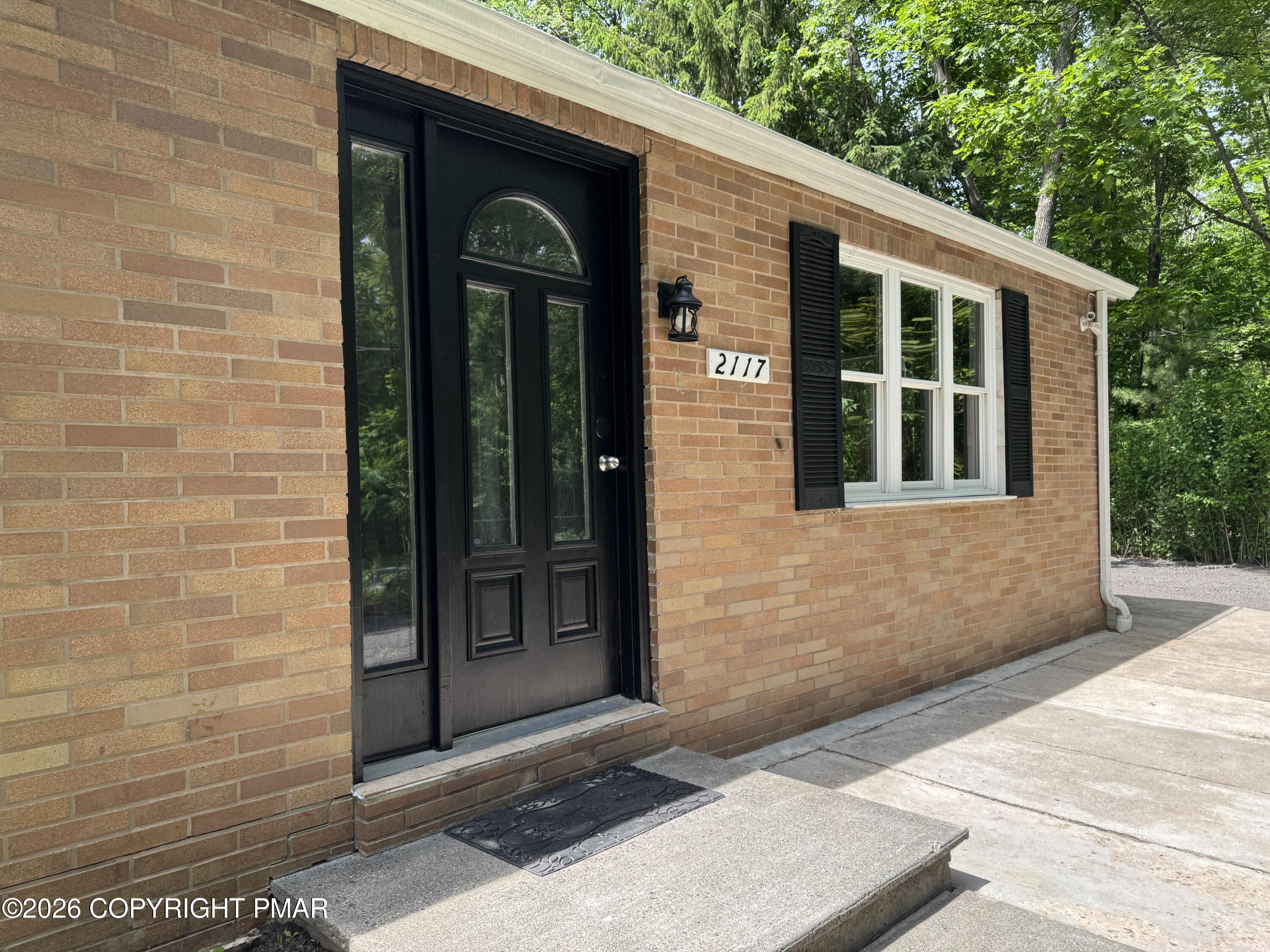 2117 Heathrow Lane Property Photo 2