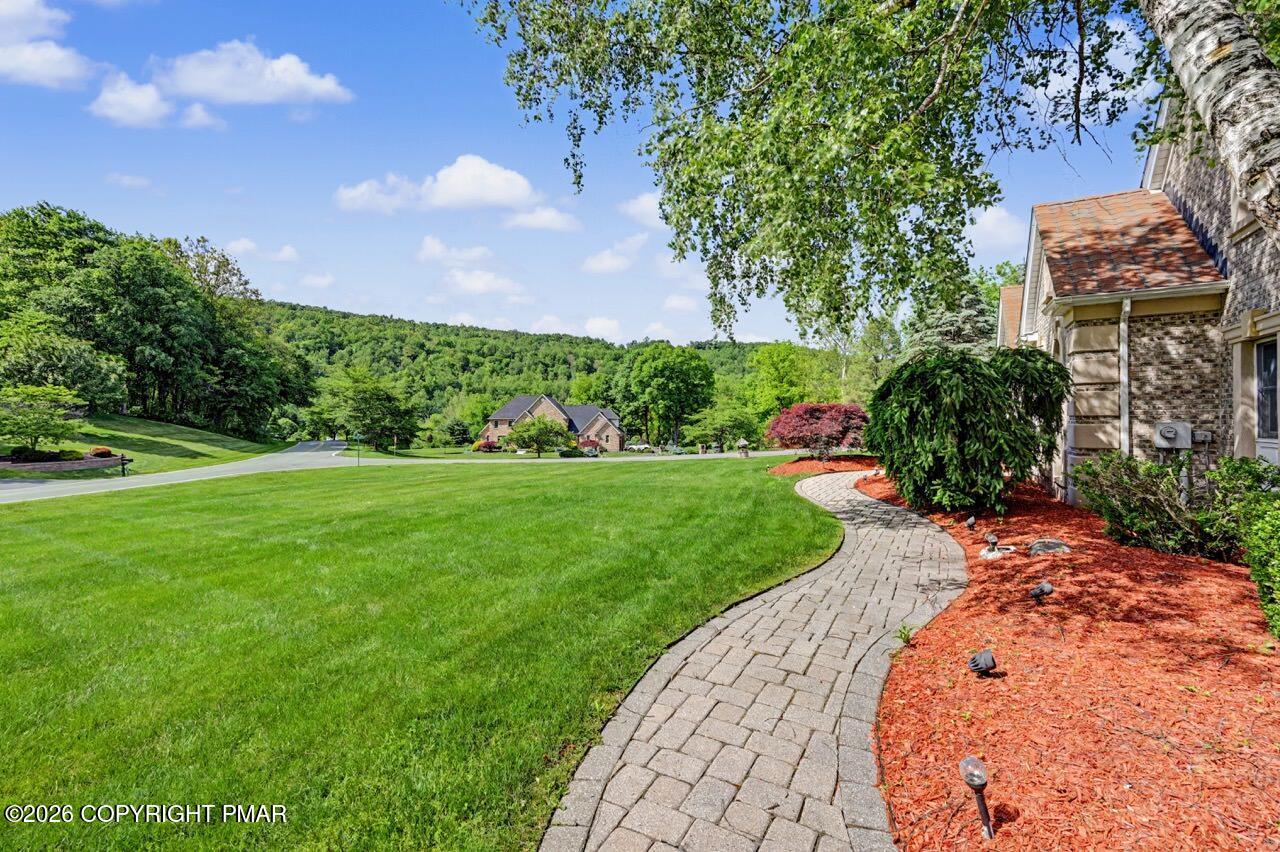 2134 Fox Run Road Property Photo 5