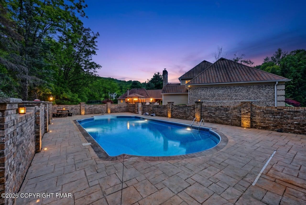 2134 Fox Run Road Property Photo 12