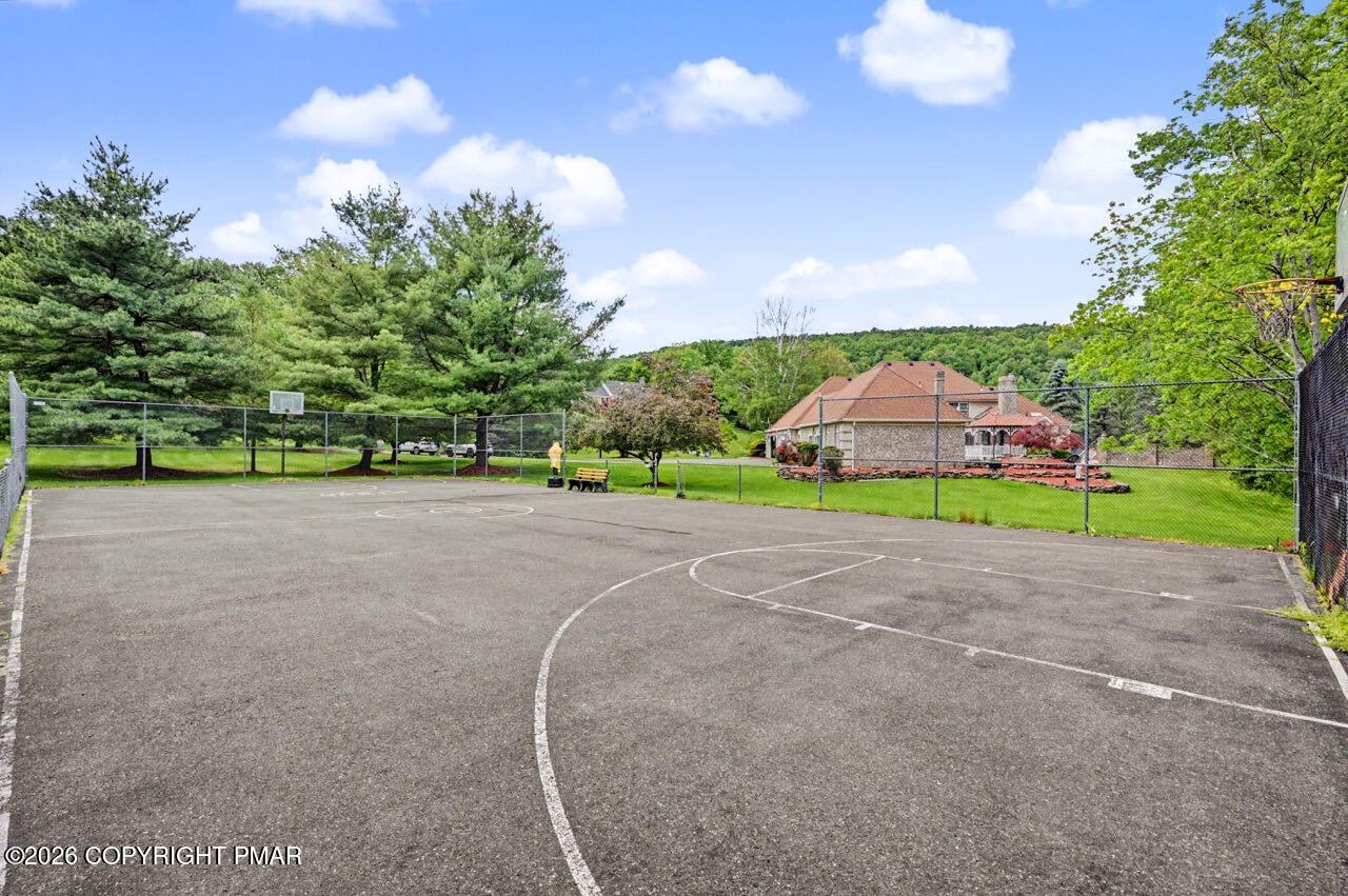 2134 Fox Run Road Property Photo 15