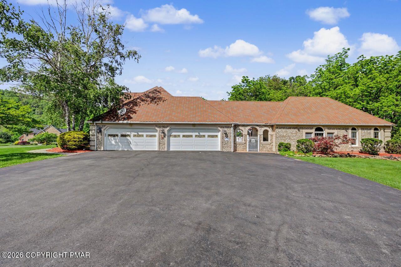 2134 Fox Run Road Property Photo 17