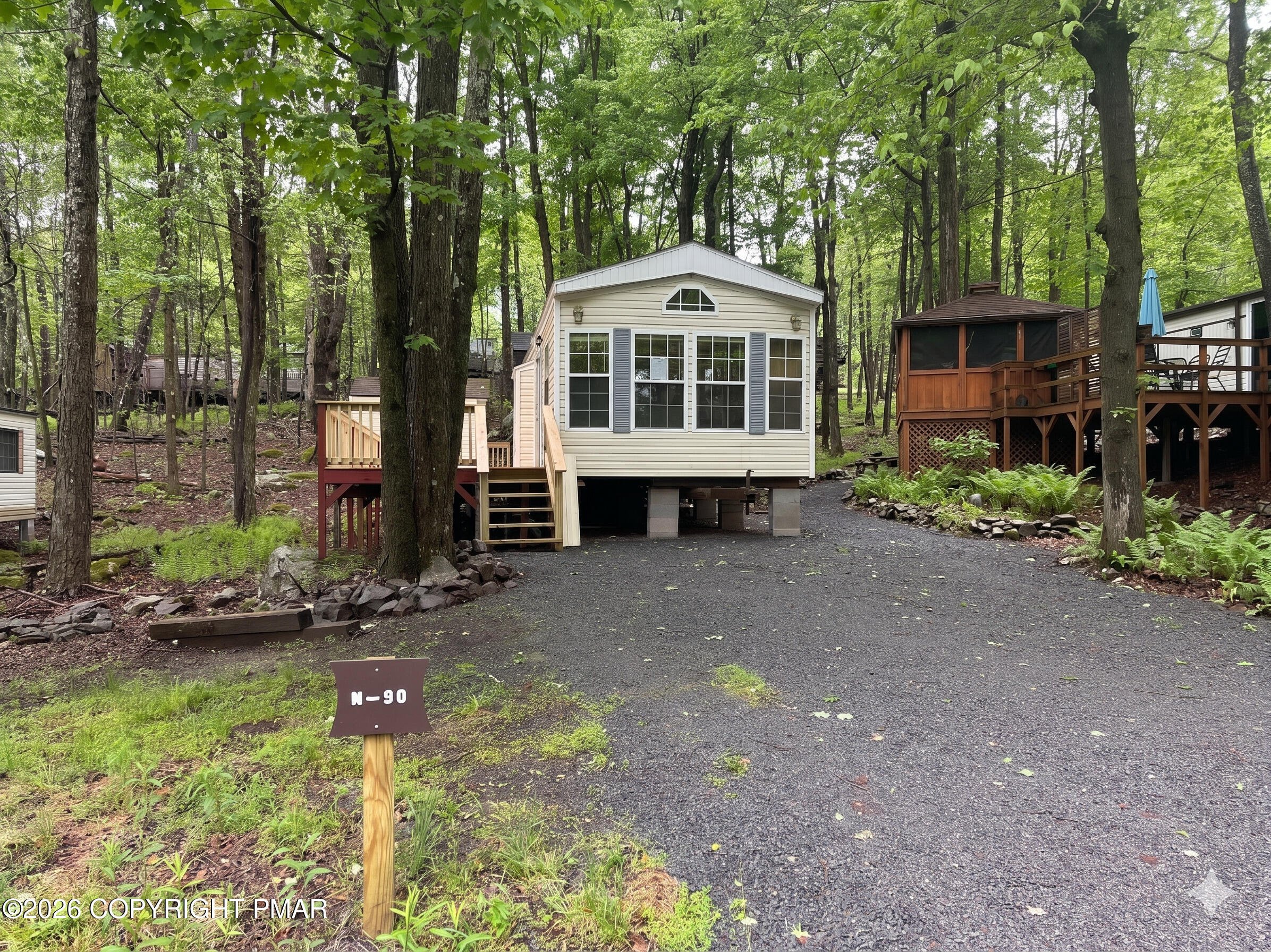 90 Earth Drive Property Photo 1