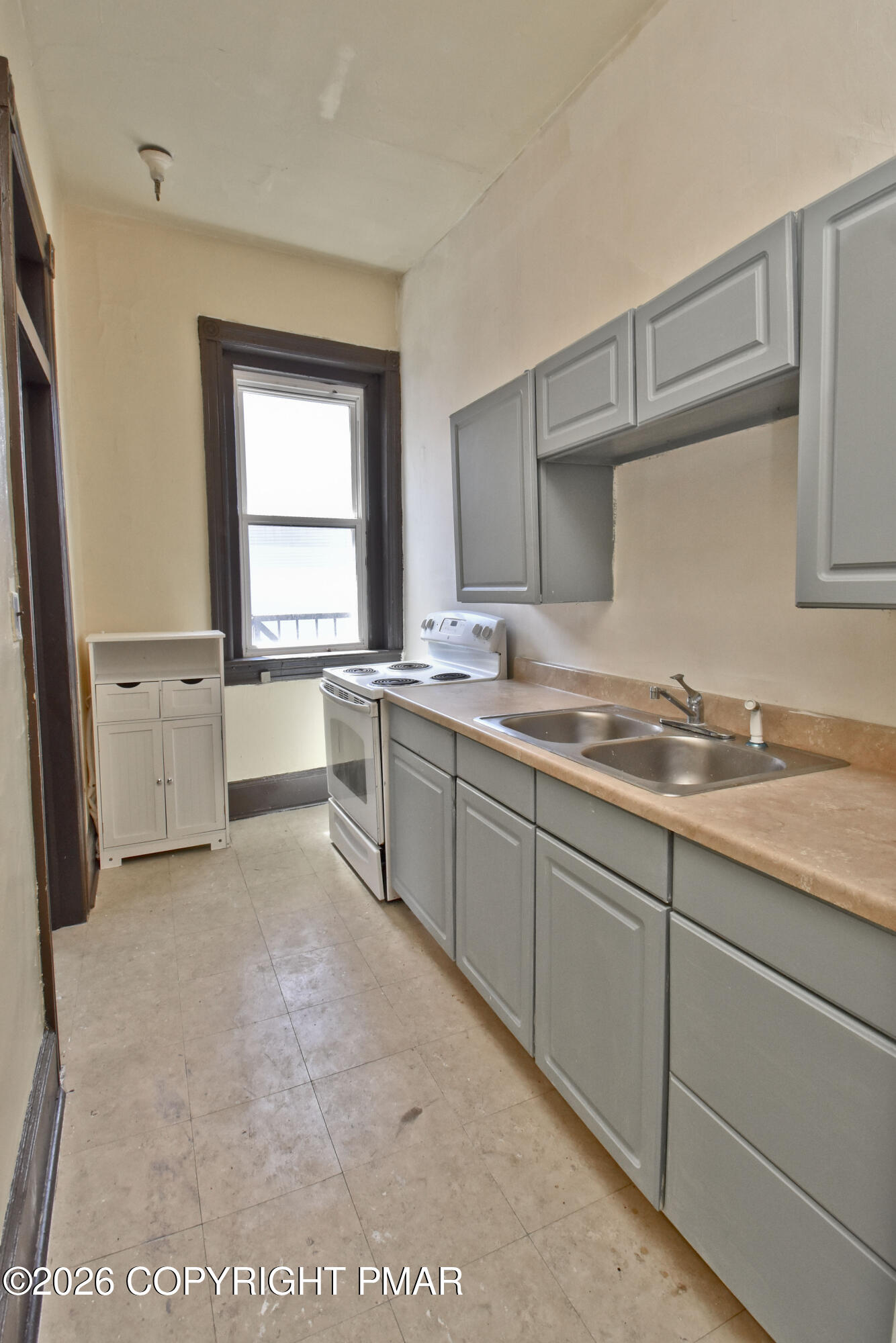 28 S Main Street Property Photo 2