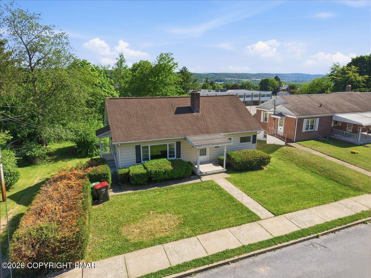 929 Coal Street Property Photo 6